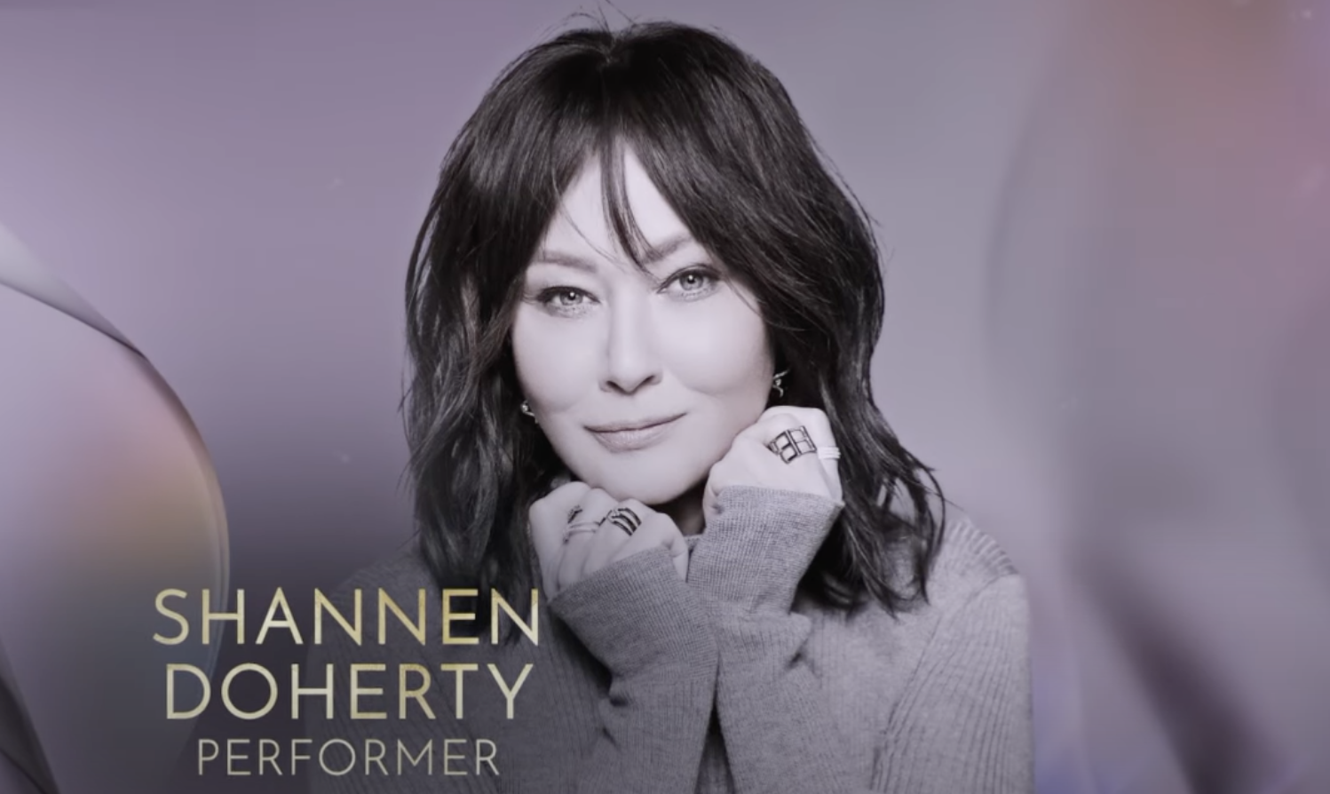 Shannen Dohertys Ehrung während des "In Memoriam"-Segments bei den Emmy Awards 2024. | Quelle: YouTube/ABC