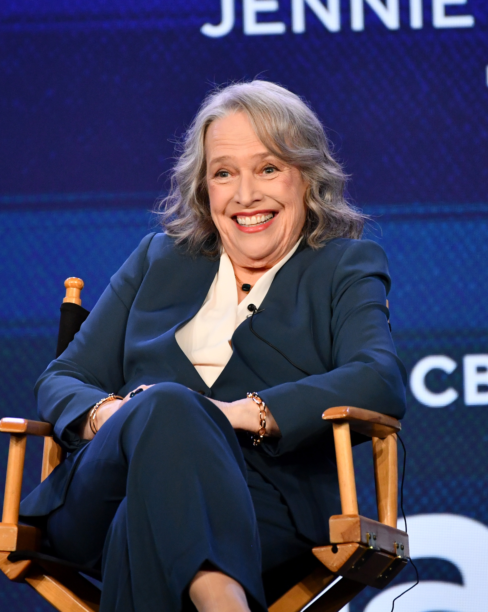 Kathy Bates auf der Bühne bei der "Matlock"-Präsentation Q&amp;A während der TCA Summer Press Tour 2024 in Pasadena, Kalifornien am 13. Juli 2024 | Quelle: Getty Images