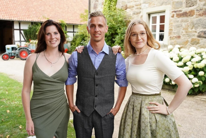 Christopher und Kandidatinnen von „Bauer sucht Frau“ | Quelle: Instagram/christopher__krebs