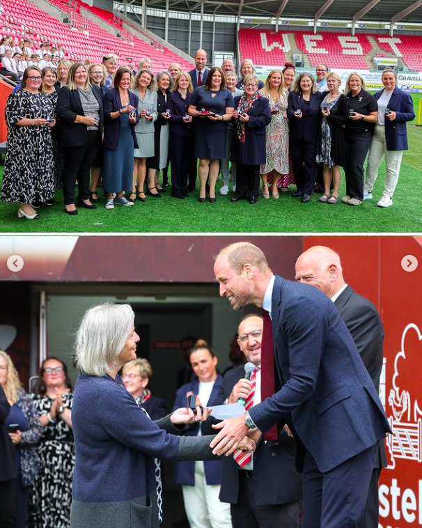 Prinz William im Gespräch mit ehemaligen Rugbyspielerinnen während seines Besuchs in Südwales, gepostet am 11. September 2024 | Quelle: Instagram/princeandprincessofwales