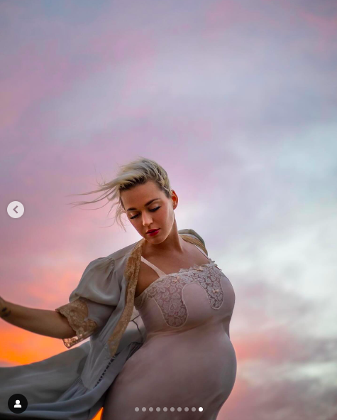 Katy Perry posiert für ein Foto, gepostet am 13. Mai 2024 | Quelle: Instagram/katyperry
