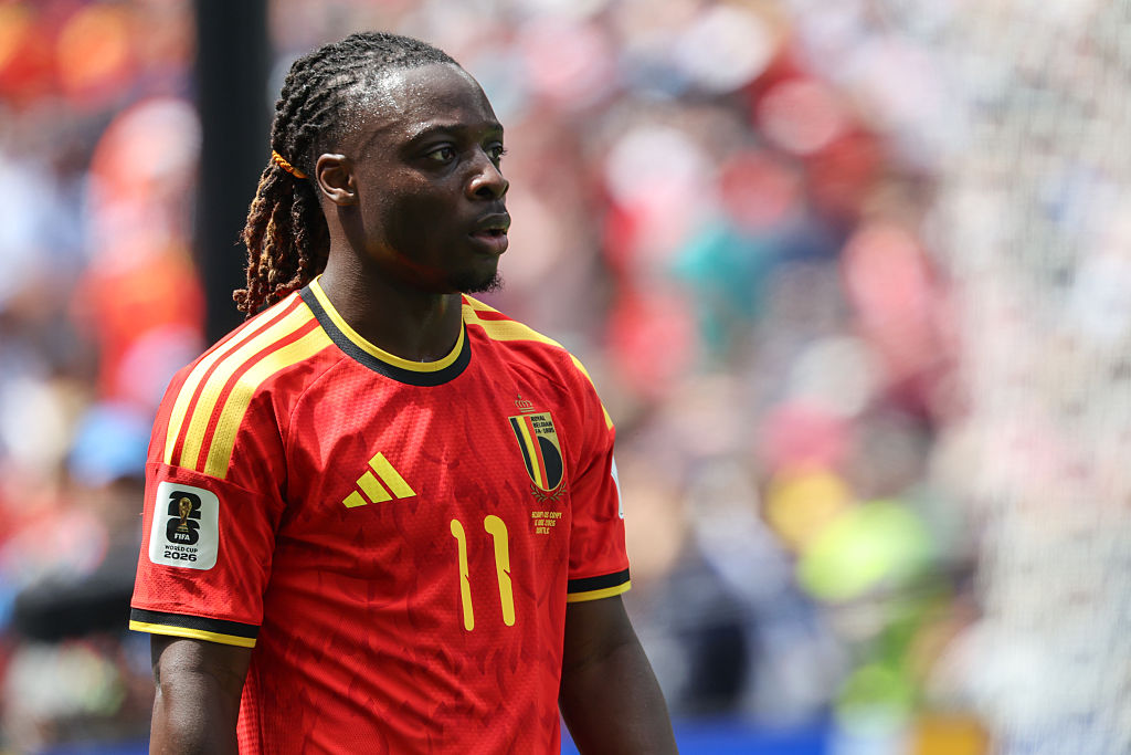SEATTLE, WASHINGTON – 15. JUNI: Jeremy Doku (#11) aus Belgien beobachtet das Spiel der Gruppe G bei der FIFA-Weltmeisterschaft 2026 zwischen Belgien und Ägypten im Seattle Stadium am 15. Juni 2026 in Seattle, Washington. | Quelle: Getty Images