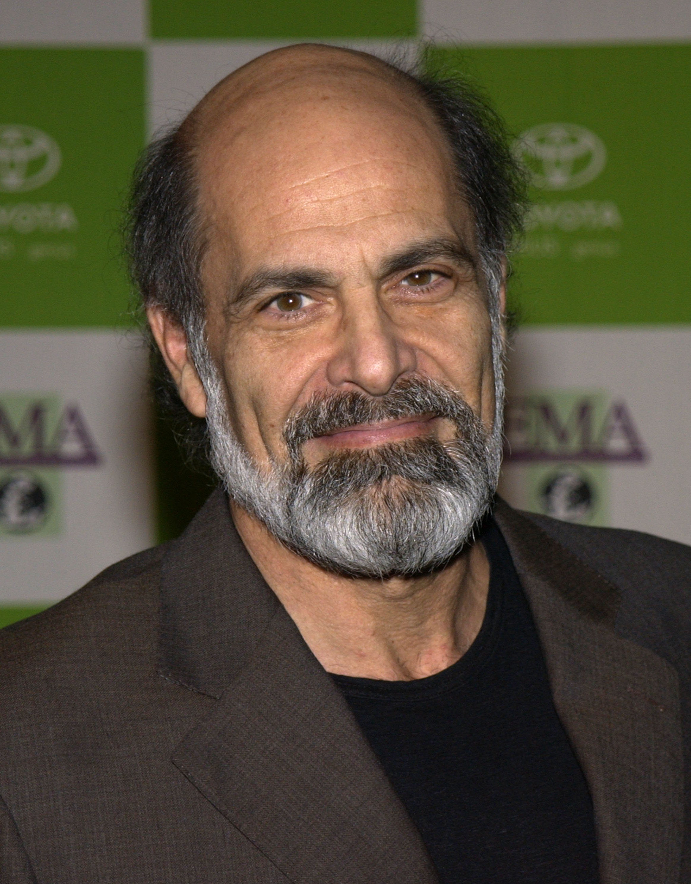 Alan Rachins bei den 12th Annual Environmental Media Awards in Los Angeles, Kalifornien, am 20. November 2002 | Quelle: Getty Images