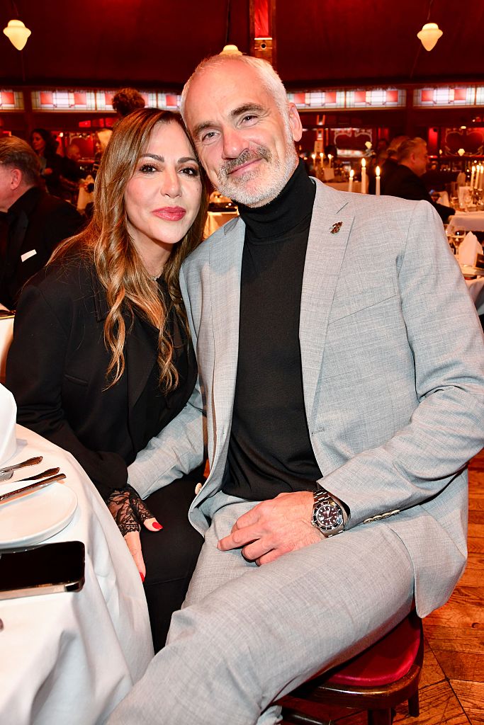 Simone Thomalla und Rene Marchand bei der Premiere der Palazzo-Dinnershow im Palazzo Spiegelpalast am 7. November 2025 in Berlin. | Quelle: Getty Images
