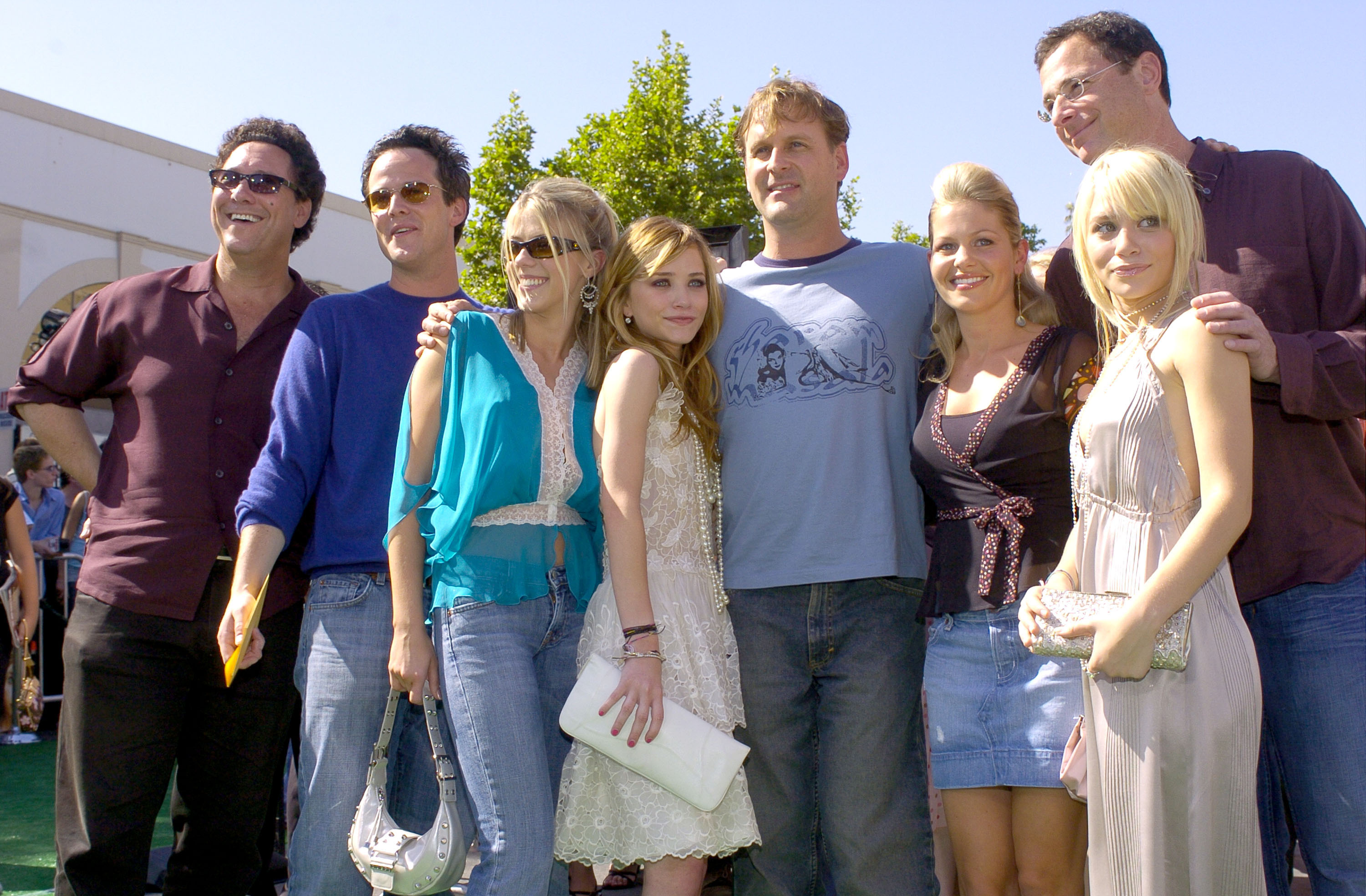 Jahre nach dem Ende von „Full House“ traf sich ein Großteil der Besetzung wieder, um die Premiere des Films „New York Minute“ eines der Darsteller zu feiern. Dieses Treffen zeigt heute, wie sehr sich die Besetzung verändert hat – vor allem, da einige ehemalige Stars sich für ein Leben entschieden haben, das fast gänzlich abseits des Rampenlichts stattfindet. | Quelle: Getty Images