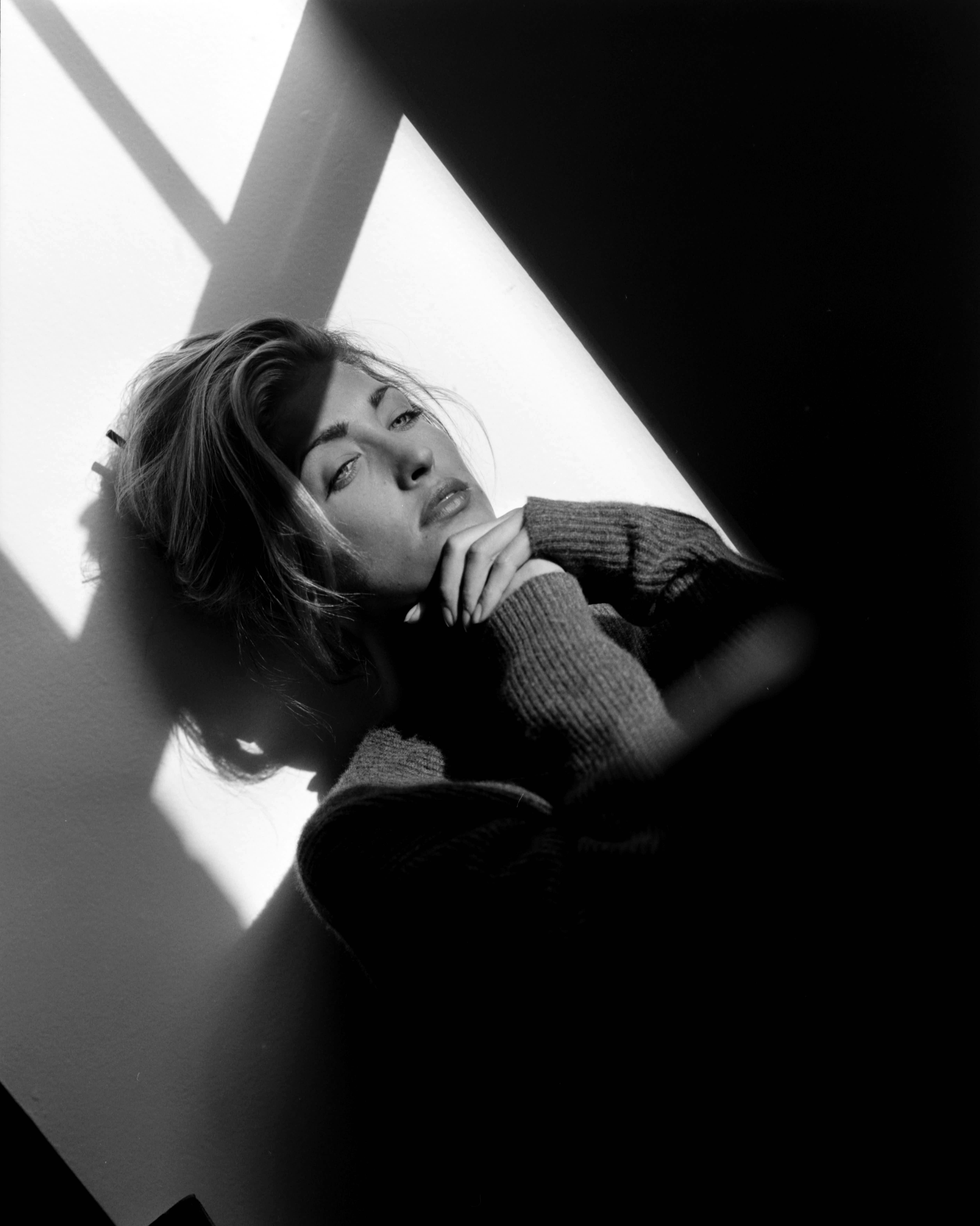 Carolyn Bessette posiert für ein Porträt am 25. August 1992 in New York. | Quelle: Getty Images