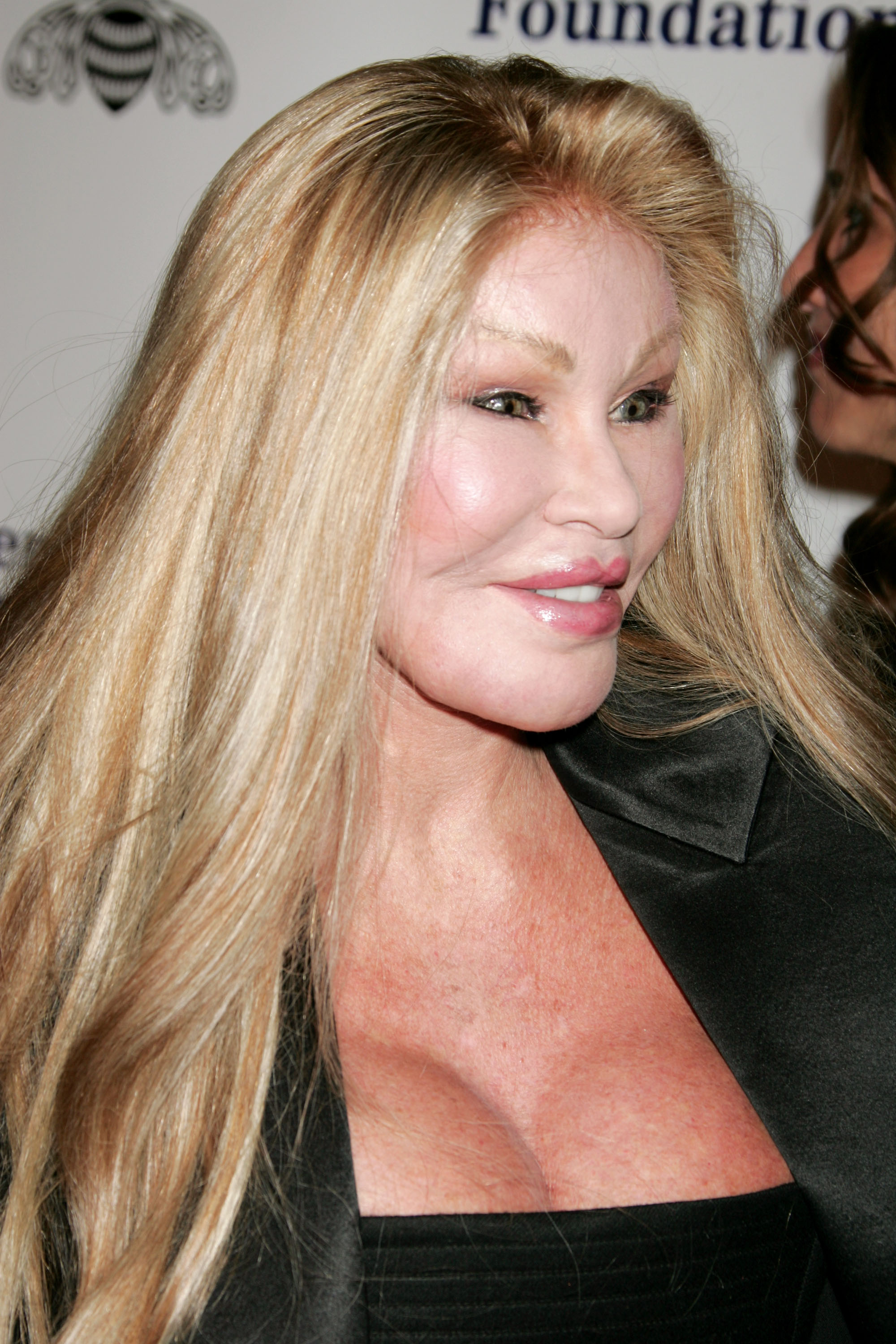 Jocelyne Wildenstein kommt am 24. Februar 2008 zur 9. jährlichen Preisverleihung von Children Uniting Nations mit anschließendem Dinner im Beverly Hilton Hotel in Beverly Hills, Kalifornien. | Quelle: Getty Images