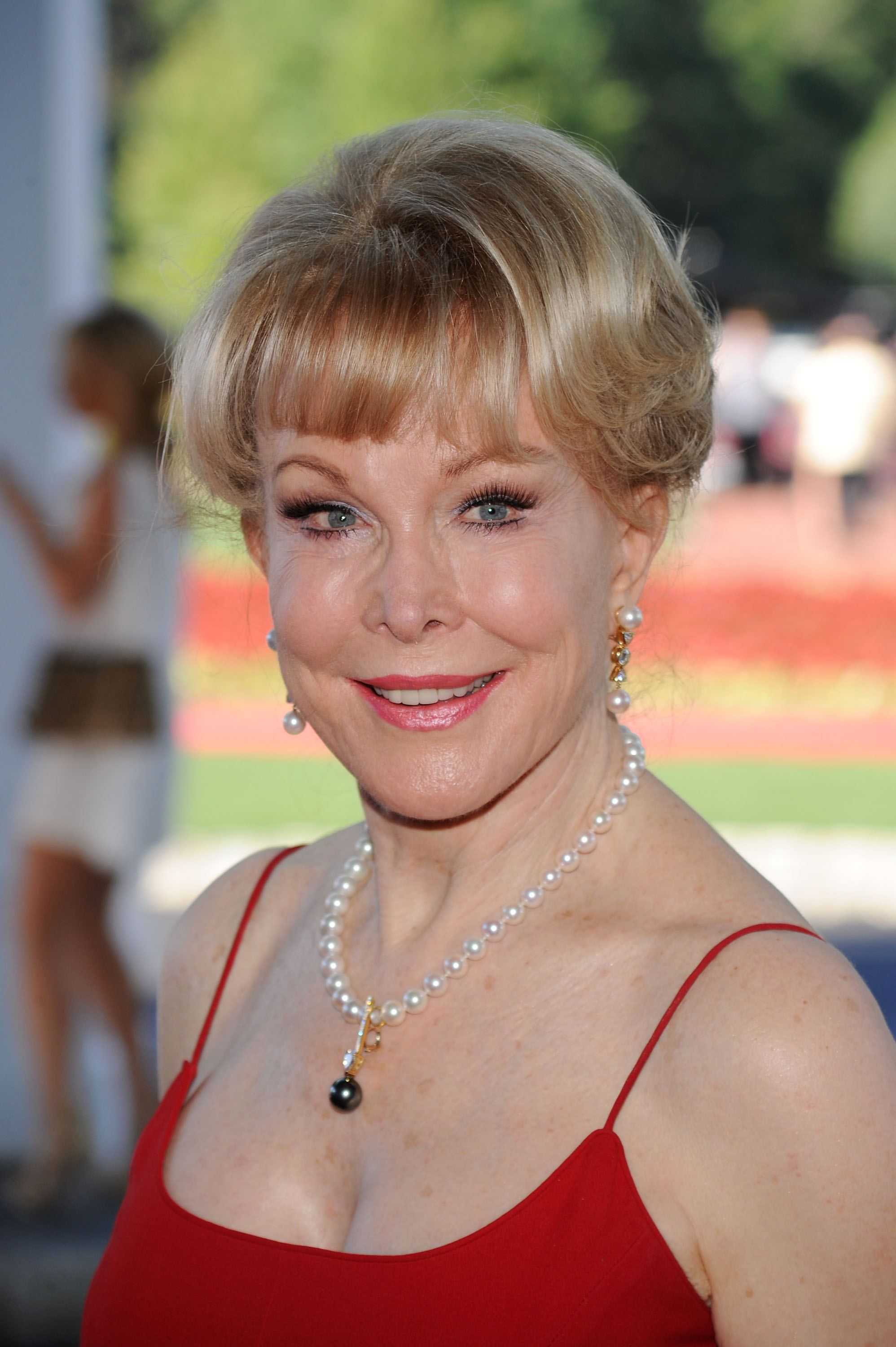 Barbara Eden besucht die Eröffnungsgala des Casino Clubs am 2. Juli 2010 in White Sulphur Springs, West Virginia. | Quelle: Getty Images