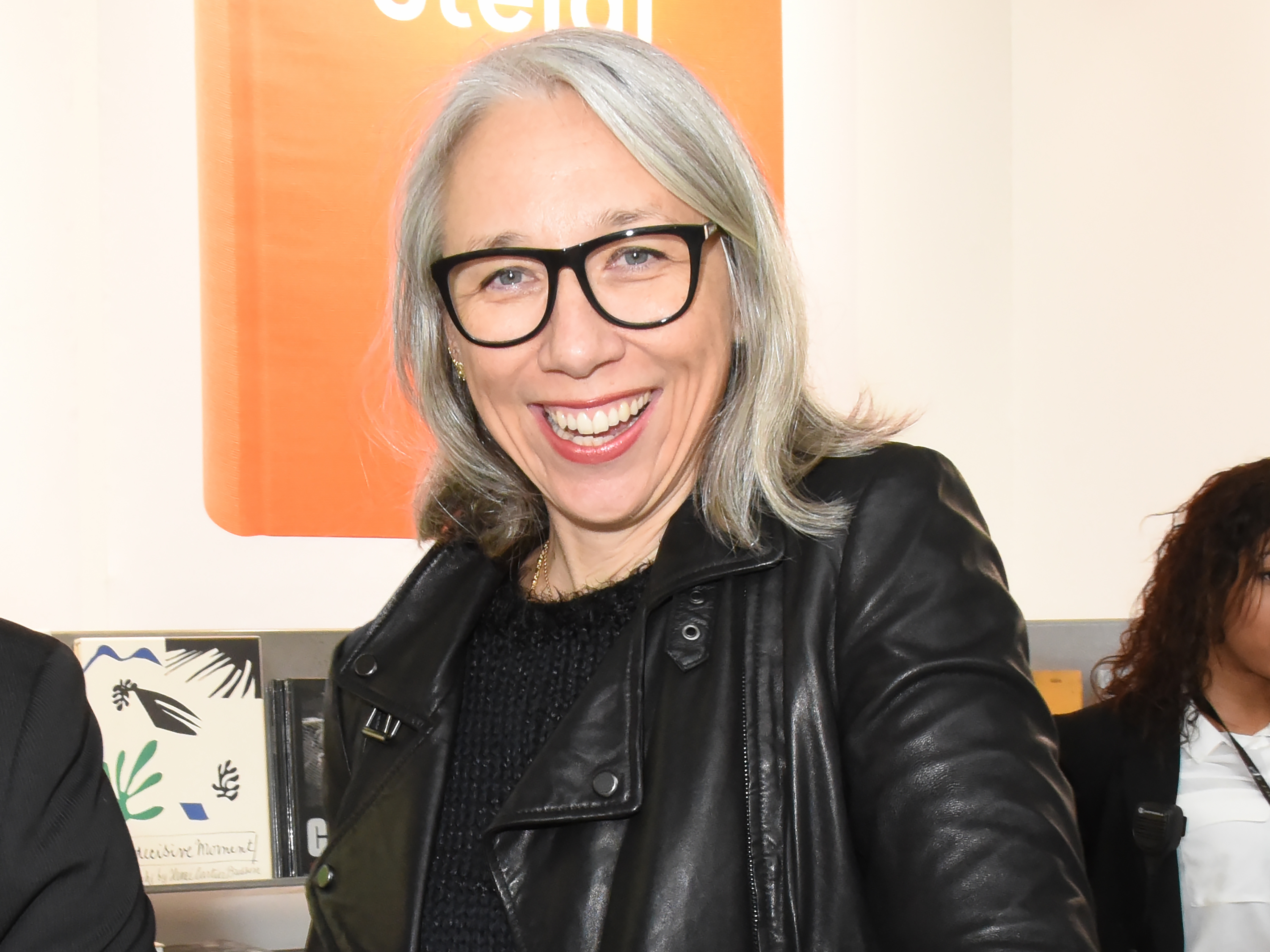 Alexandra Grant besucht die Buchsignierung von "Shadow" auf der Paris Photo 2017 in Frankreich am 10. November 2017 | Quelle: Getty Images