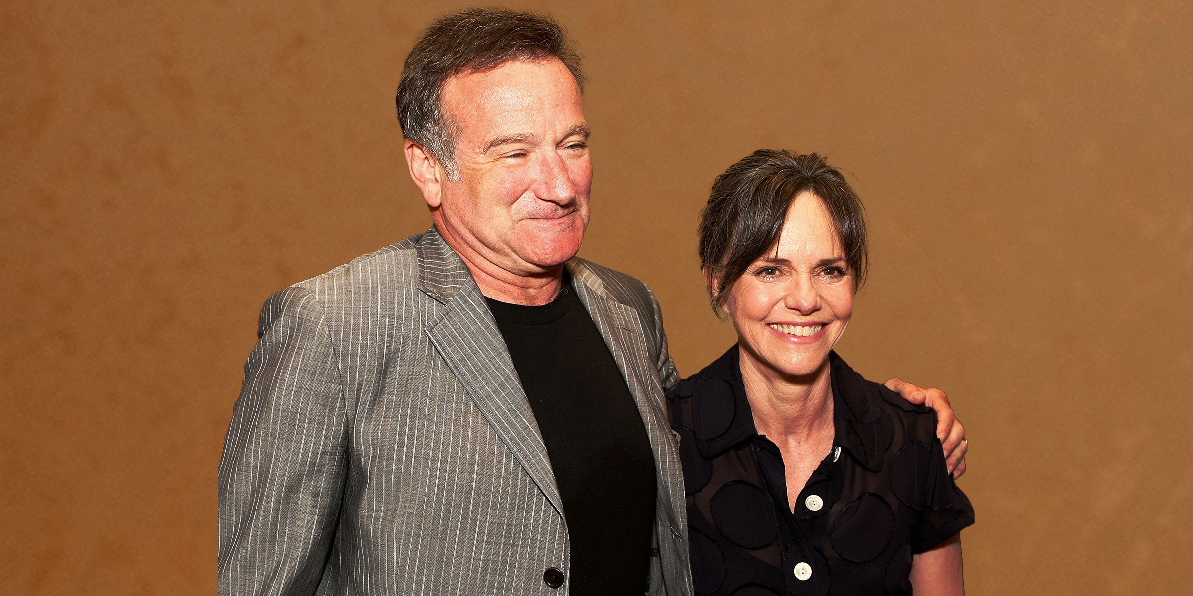 Robin Williams und Sally Field | Quelle: Getty Images