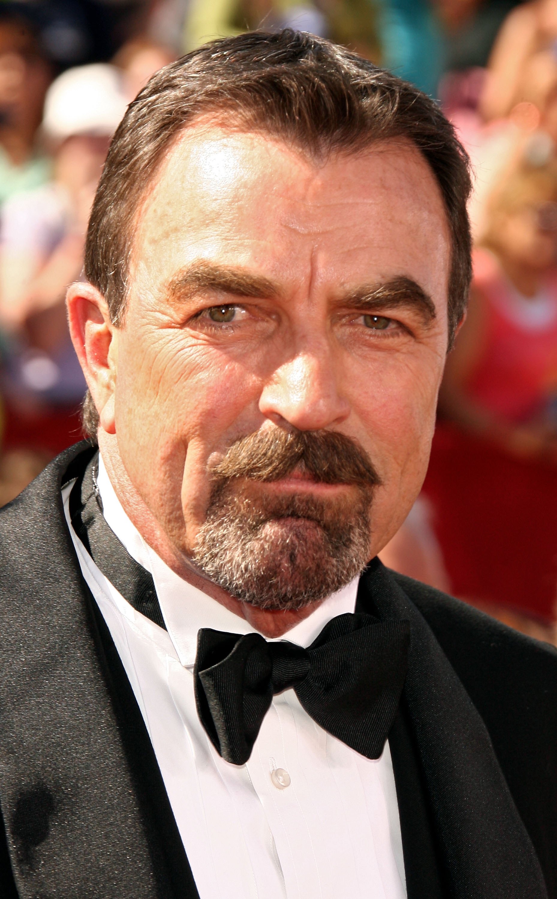 Tom Selleck kommt zu den 58th Annual Primetime Emmy Awards am 27. August 2006 in Los Angeles, Kalifornien. | Quelle: Getty Images