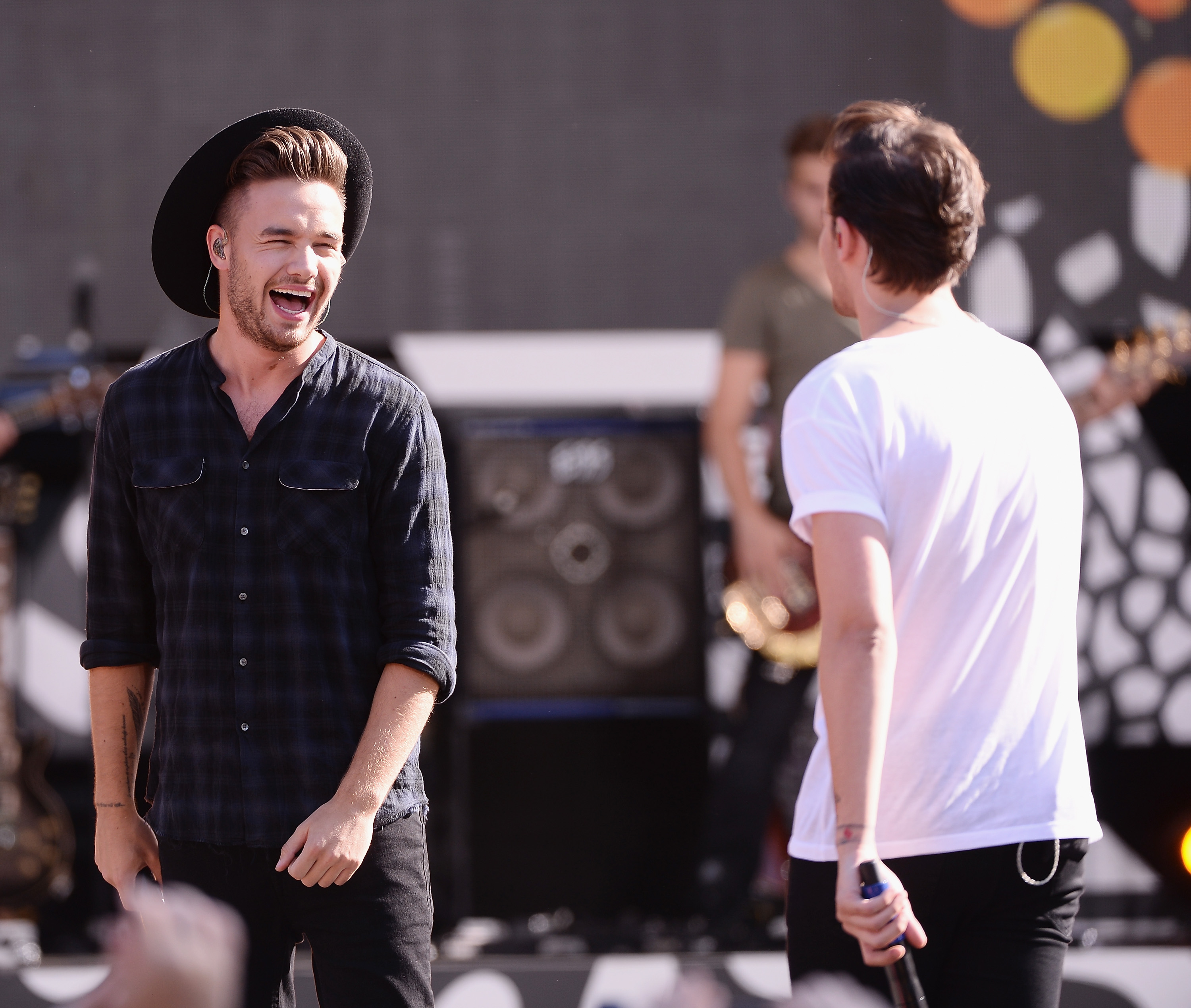 Liam Payne und Louis Tomlinson treten bei "Good Morning America" im Central Park, New York, am 4. August 2015 auf | Quelle: Getty Images