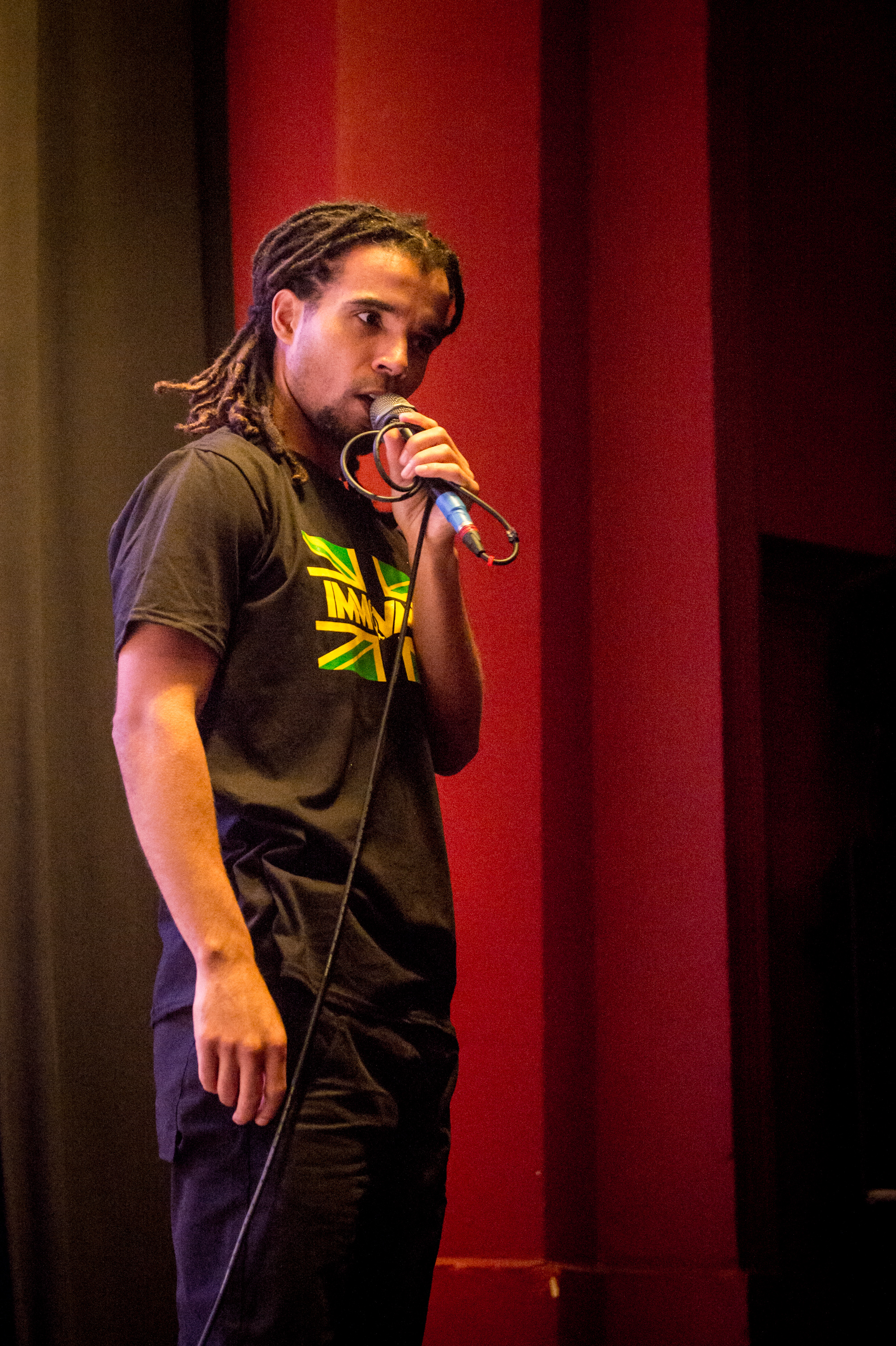 Akala tritt live auf der Bühne des O2 Shepherd's Bush Empire in London, England, am 27. April 2018 auf | Quelle: Getty Images