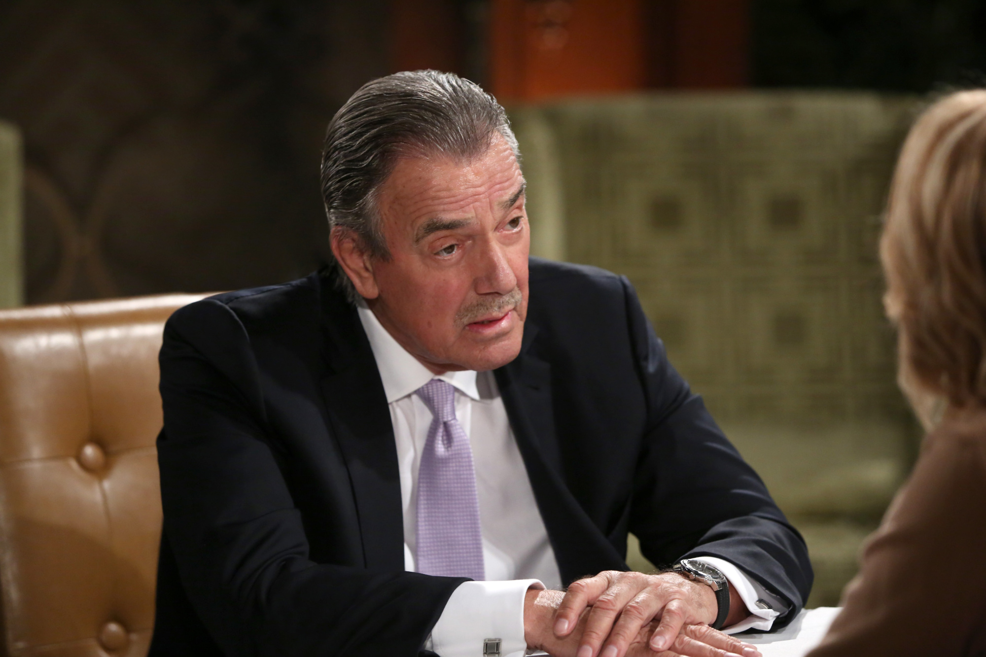 Der Hollywoodstar bei den Dreharbeiten zu „The Young and the Restless" 2015. | Quelle: Getty Images