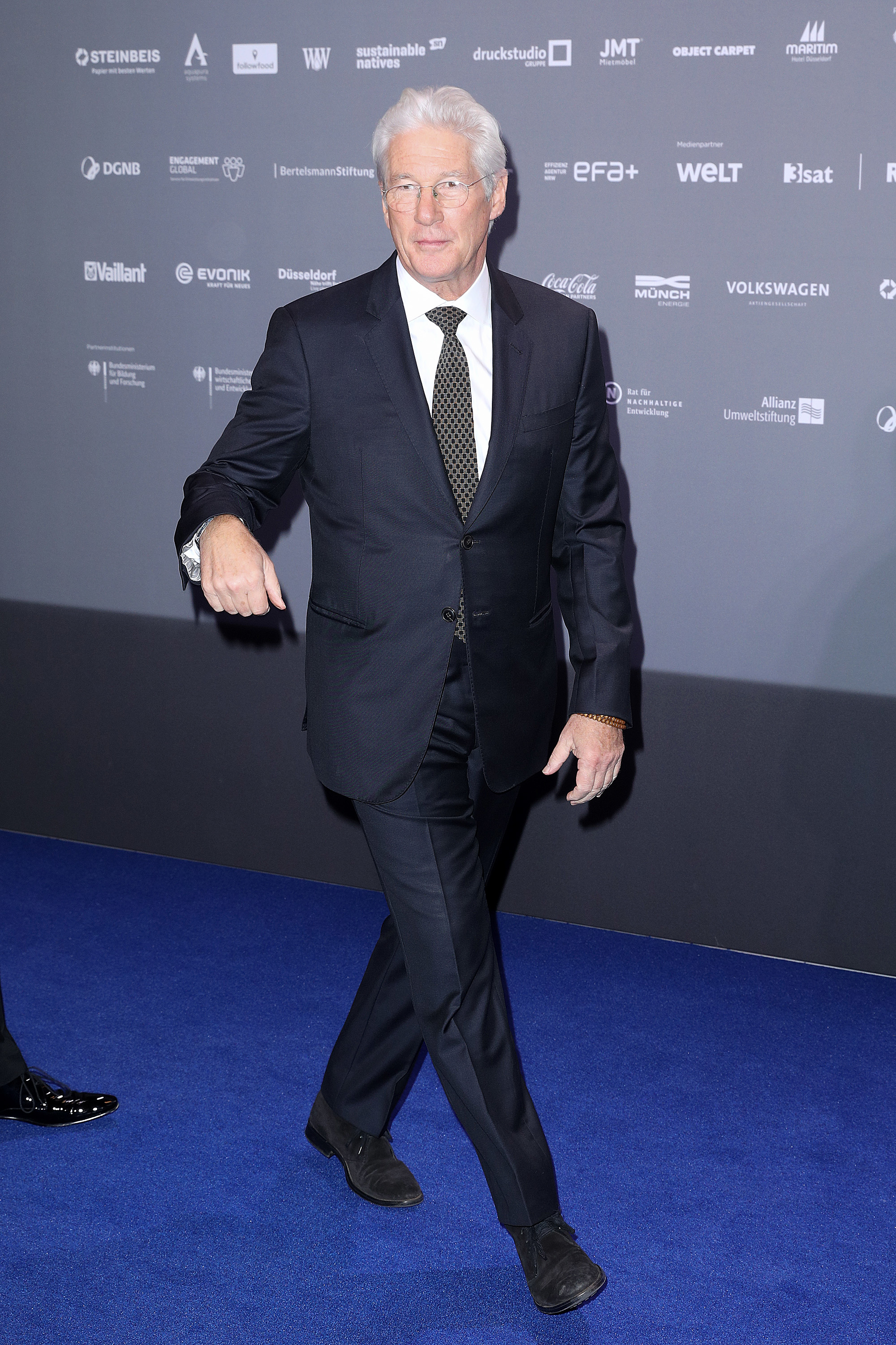 Richard Gere besucht den Deutschen Nachhaltigkeitspreis im Maritim Hotel in Düsseldorf, Deutschland, am 7. Dezember 2018. | Quelle: Getty Images