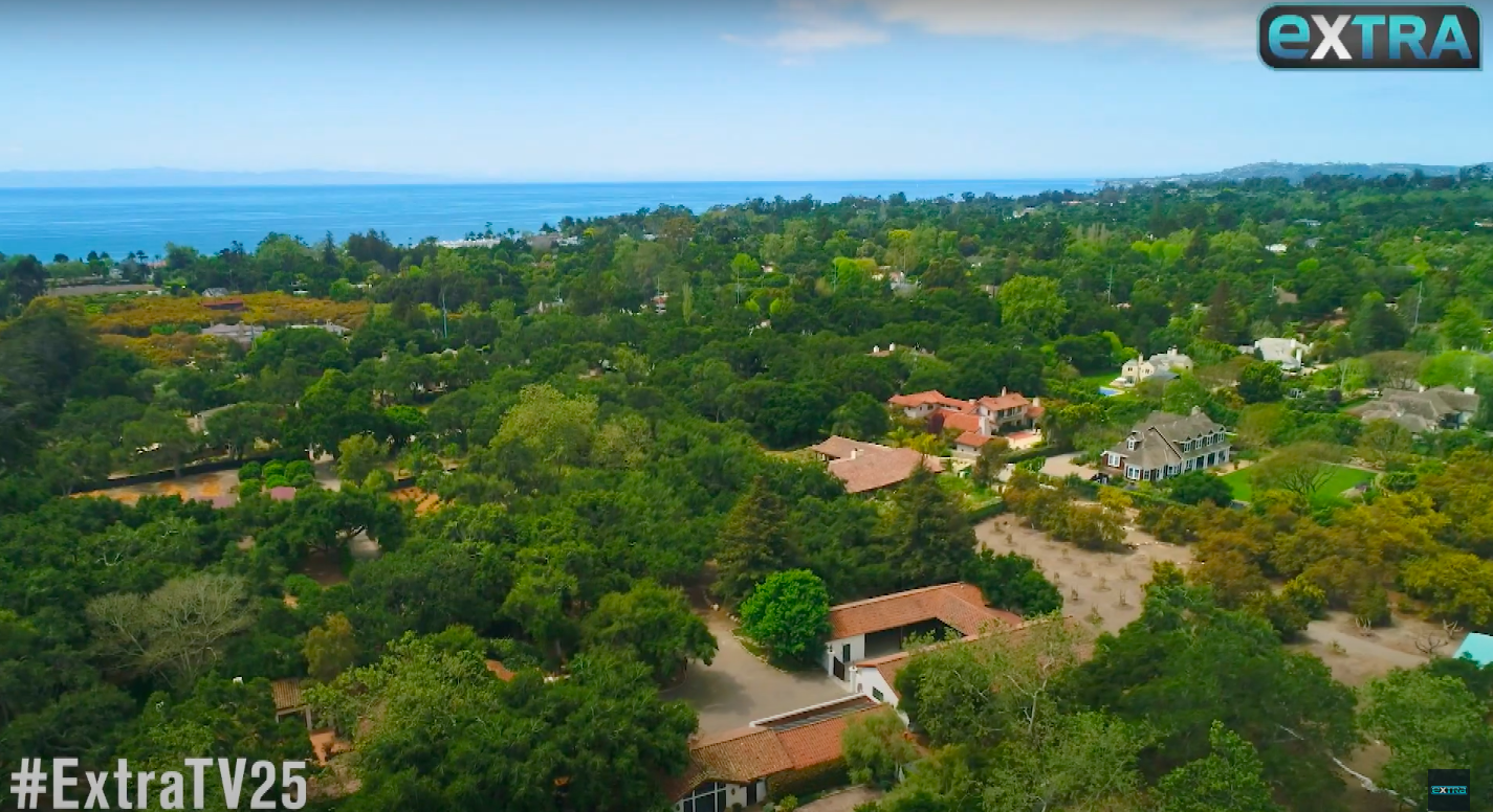 Eine Luftaufnahme der Gegend in Montecito, Kalifornien, in der sich Jeff Bridges' ehemaliges Haus befindet, aufgenommen am 17. August 2019 | Quelle: YouTube/extratv