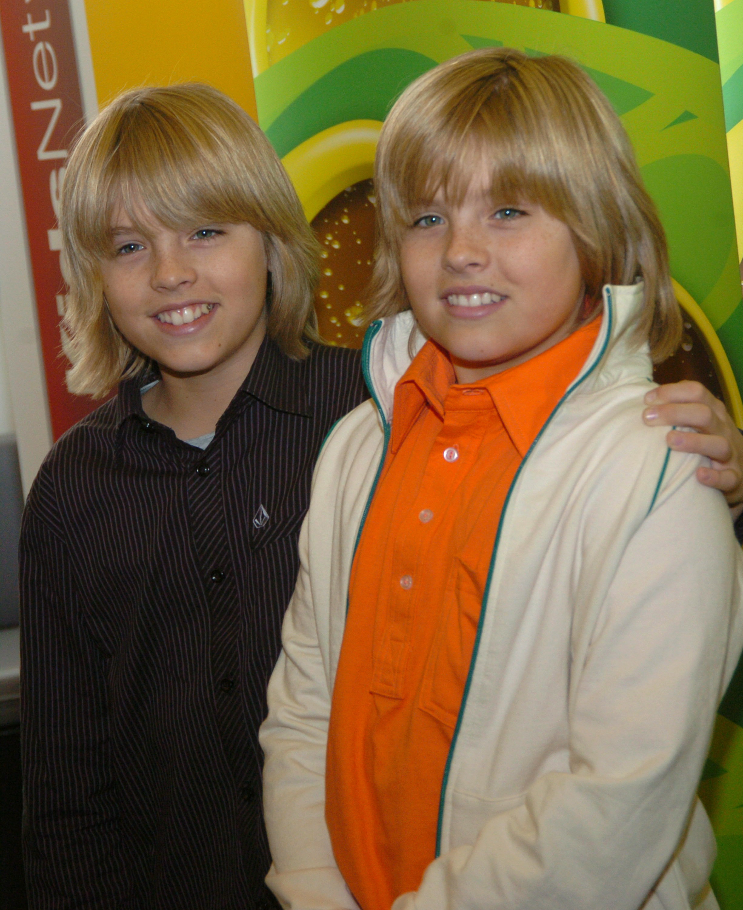 Cole und Dylan bei der Veranstaltung "Stars of the Disney Channel Meet the Press" am 9. Februar 2006 in New York. | Quelle: Getty Images