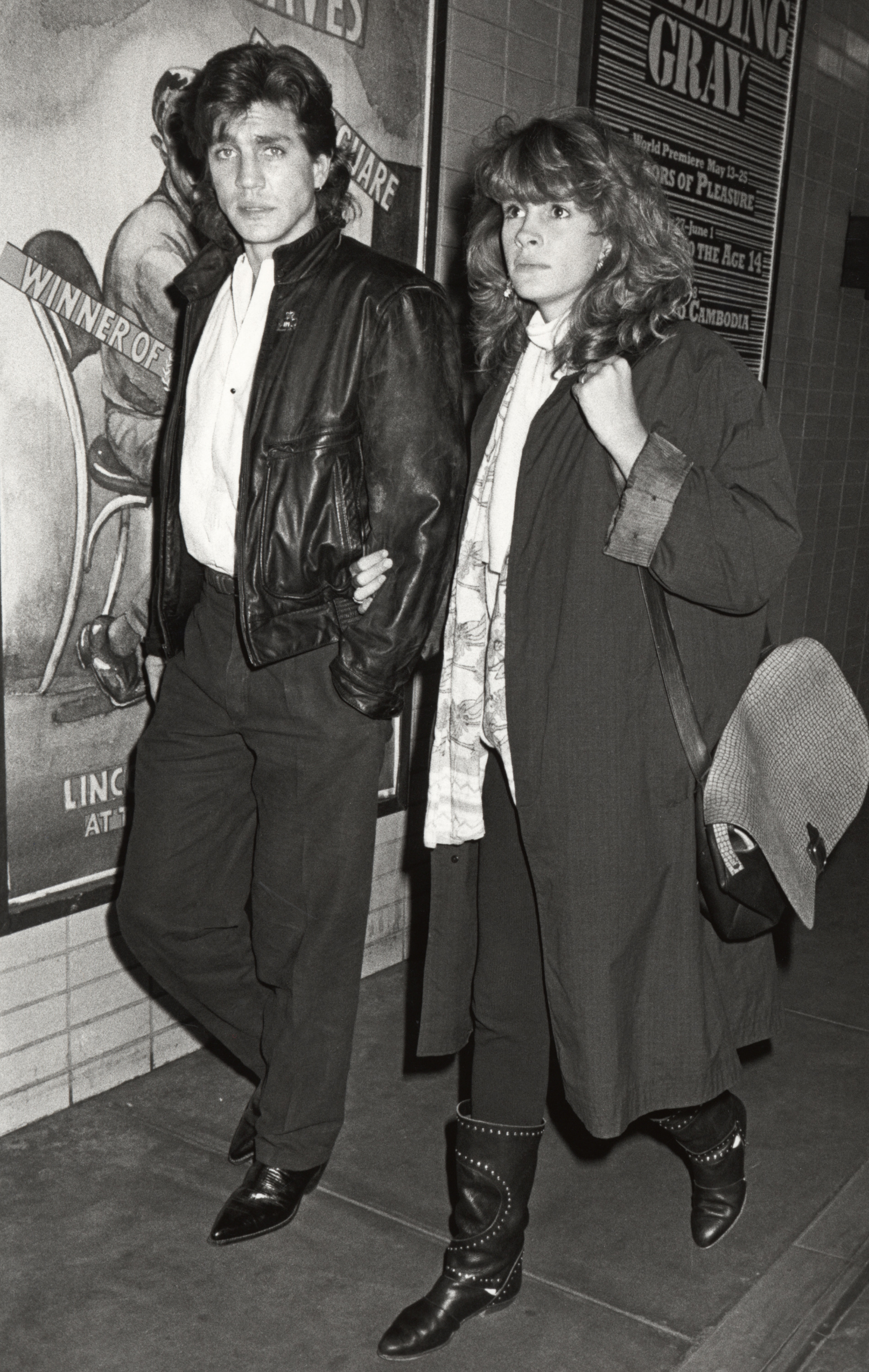 Eric und Julia Roberts bei der "Steaming"-Premiere im Baronet Theater in New York City, am 27. August 1986 | Quelle: Getty Images