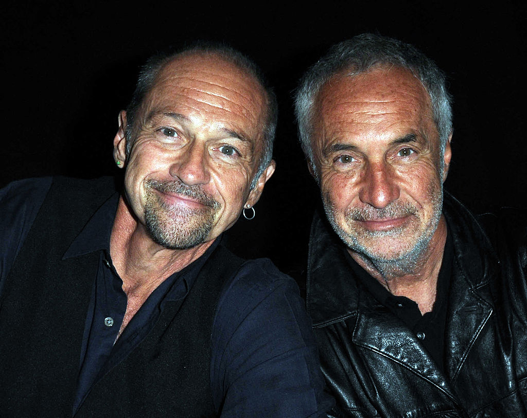 Brett und Bill Hudson nahmen an der The Hollywood Show im Burbank Airport Marriott am 21. April 2012 in Kalifornien teil | Quelle: Getty Images