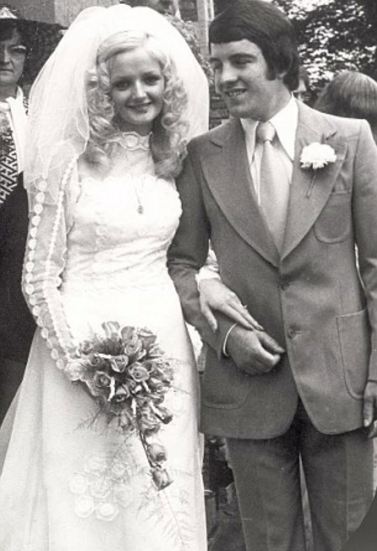 Bonnie Tyler und Robert Sullivan haben 1973 geheiratet. Hier gibt’s einen Blick auf ihre Hochzeit. | Quelle: Facebook/Bonnie Tyler