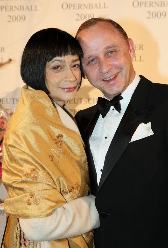 Der deutsche Schauspieler Alexander Held und seine Frau Patricia Fugger bei ihrer Ankunft zum Deutschen Opernball 2009 in der Alten Oper am 28. Februar 2009 in Frankfurt | Quelle: Getty Images