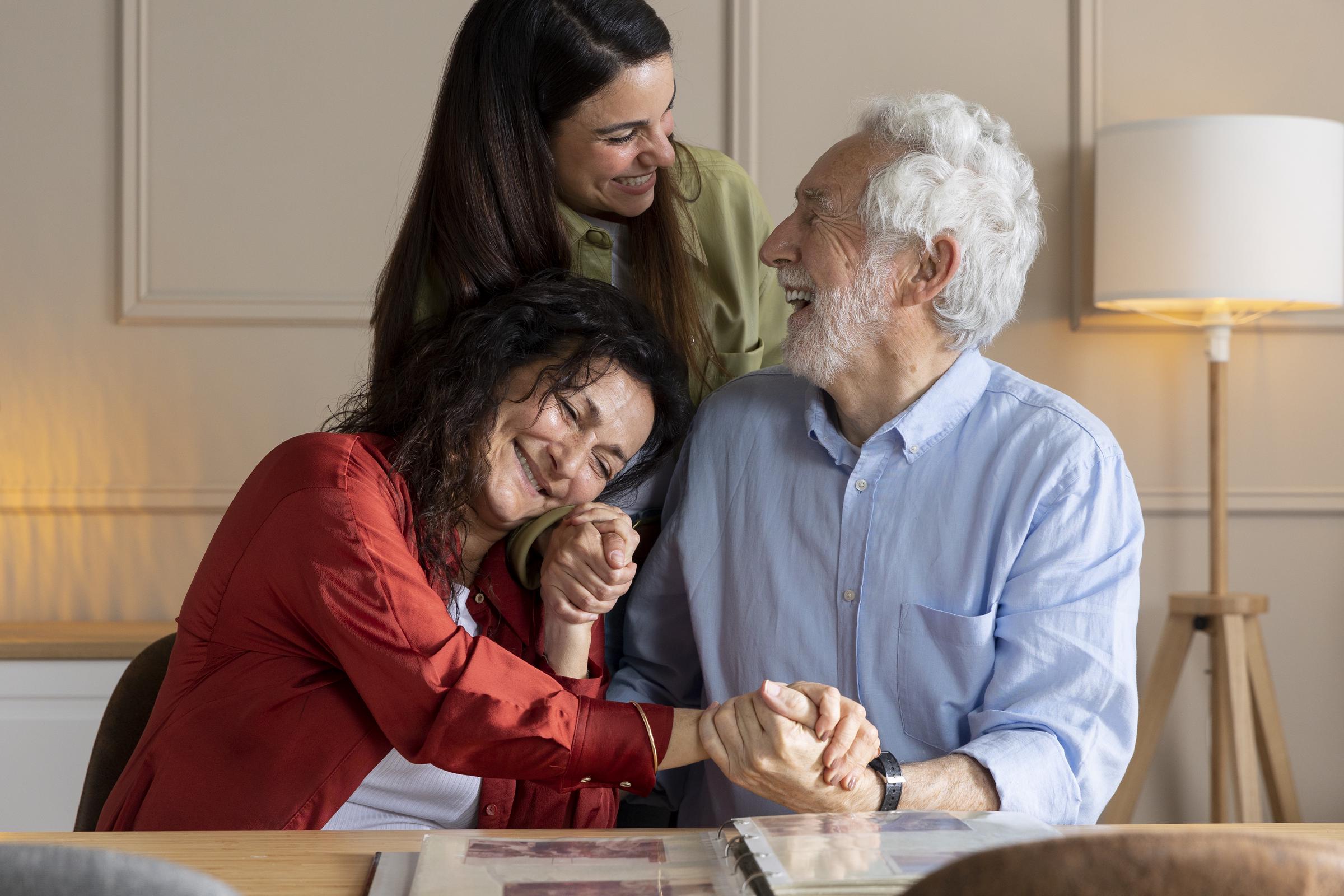Eine glückliche Familie | Quelle: Freepik