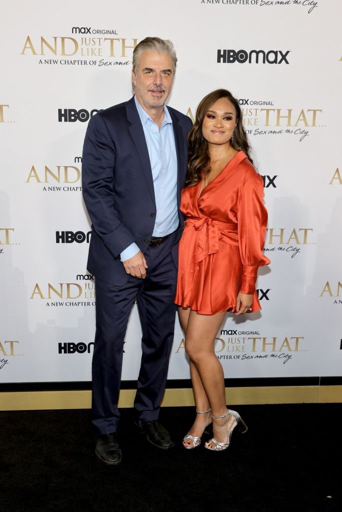 Chris Noth und Tara Wilson bei der HBO Max's "And Just Like That" New York Premiere am 08. Dezember 2021, in New York | Quelle: Getty Images