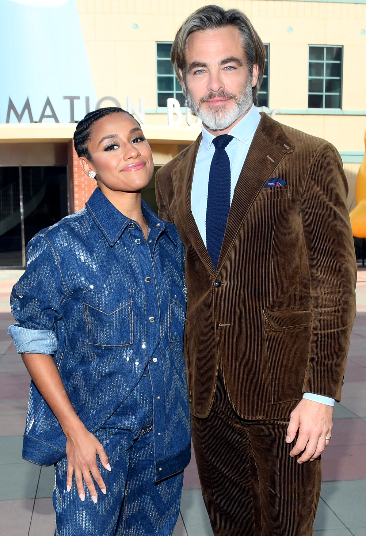 Ariana DeBose und Chris Pine bei einem Fototermin für "Wish" am 10. November 2023 in Hollywood, Kalifornien. | Quelle: Getty Images