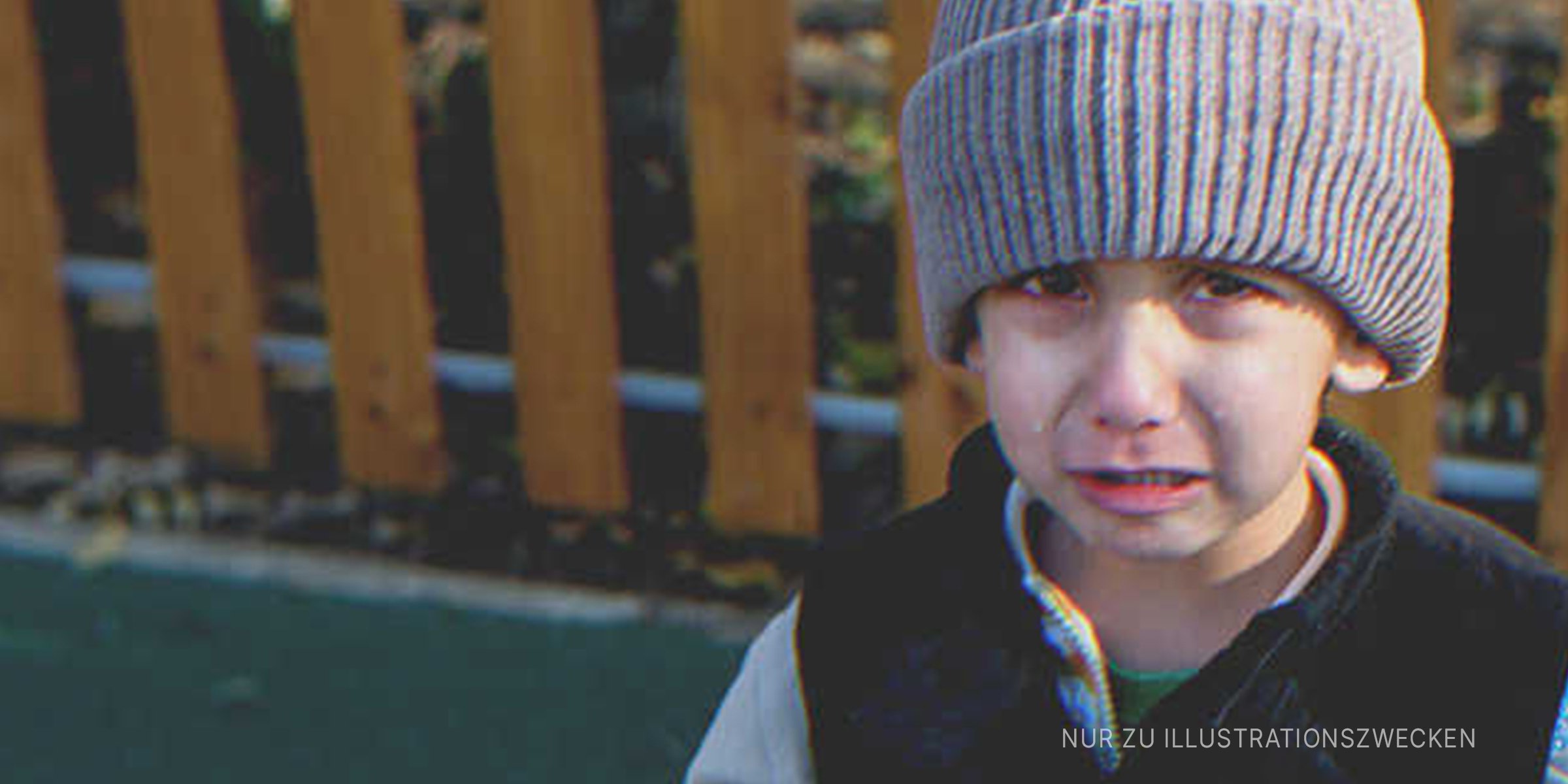 Junge weint | Quelle: Shutterstock