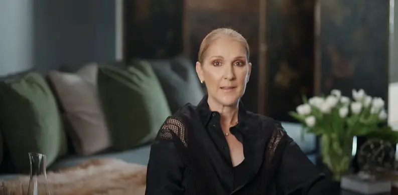 Céline Dion verkündet die Verschiebung ihrer Tourdaten für das Frühjahr 2022. | Quelle: YouTube/Celin Dion