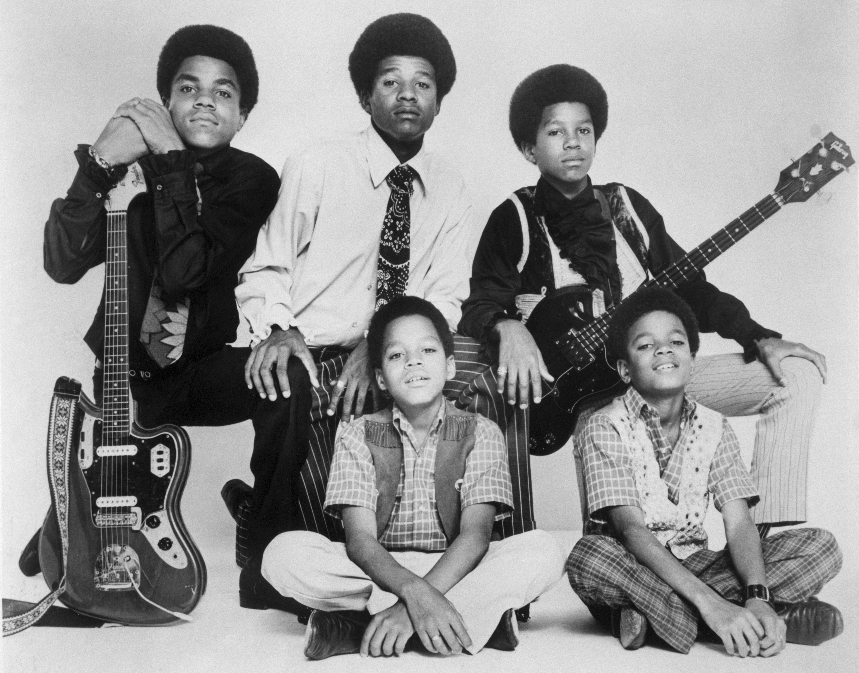 Die Jackson 5 posieren 1969 für ein Foto. | Quelle: Getty Images