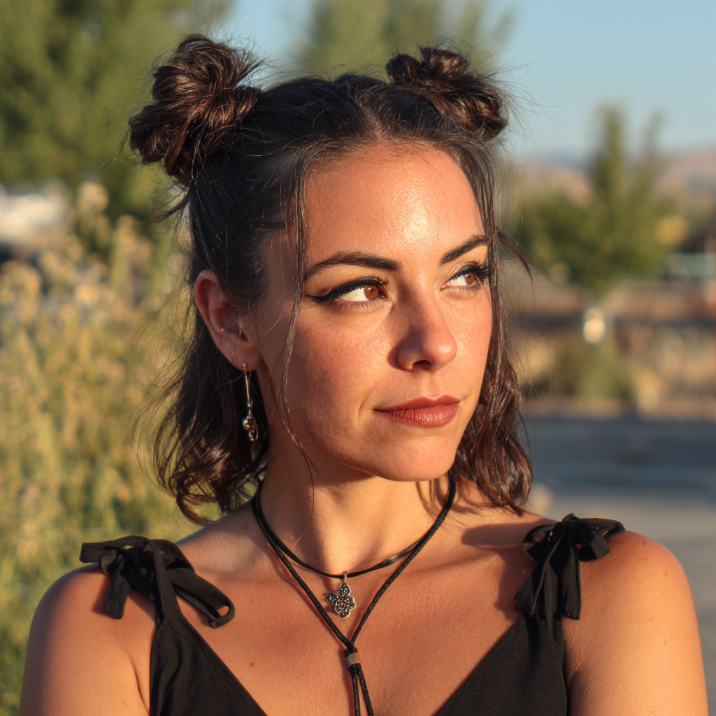 Eine Frau trägt ein schwarzes Kleid | Quelle: Midjourney