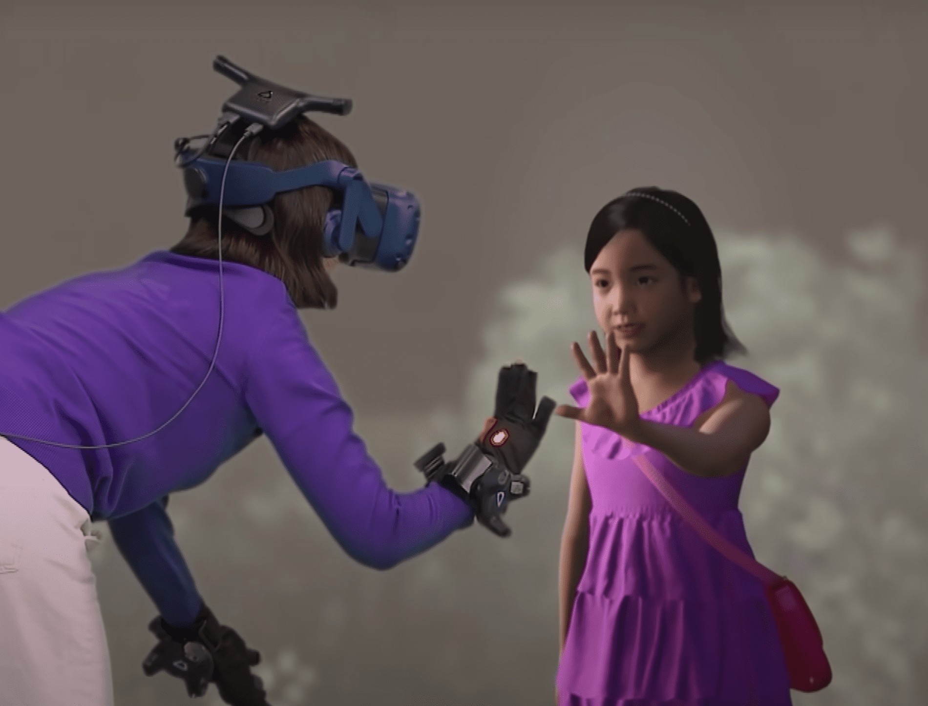 Eine tränenreiche Mutter macht mit ihrer verstorbenen Tochter per Virtual Reality ein besonderes Erlebnis | Quelle: Youtube/MBClife