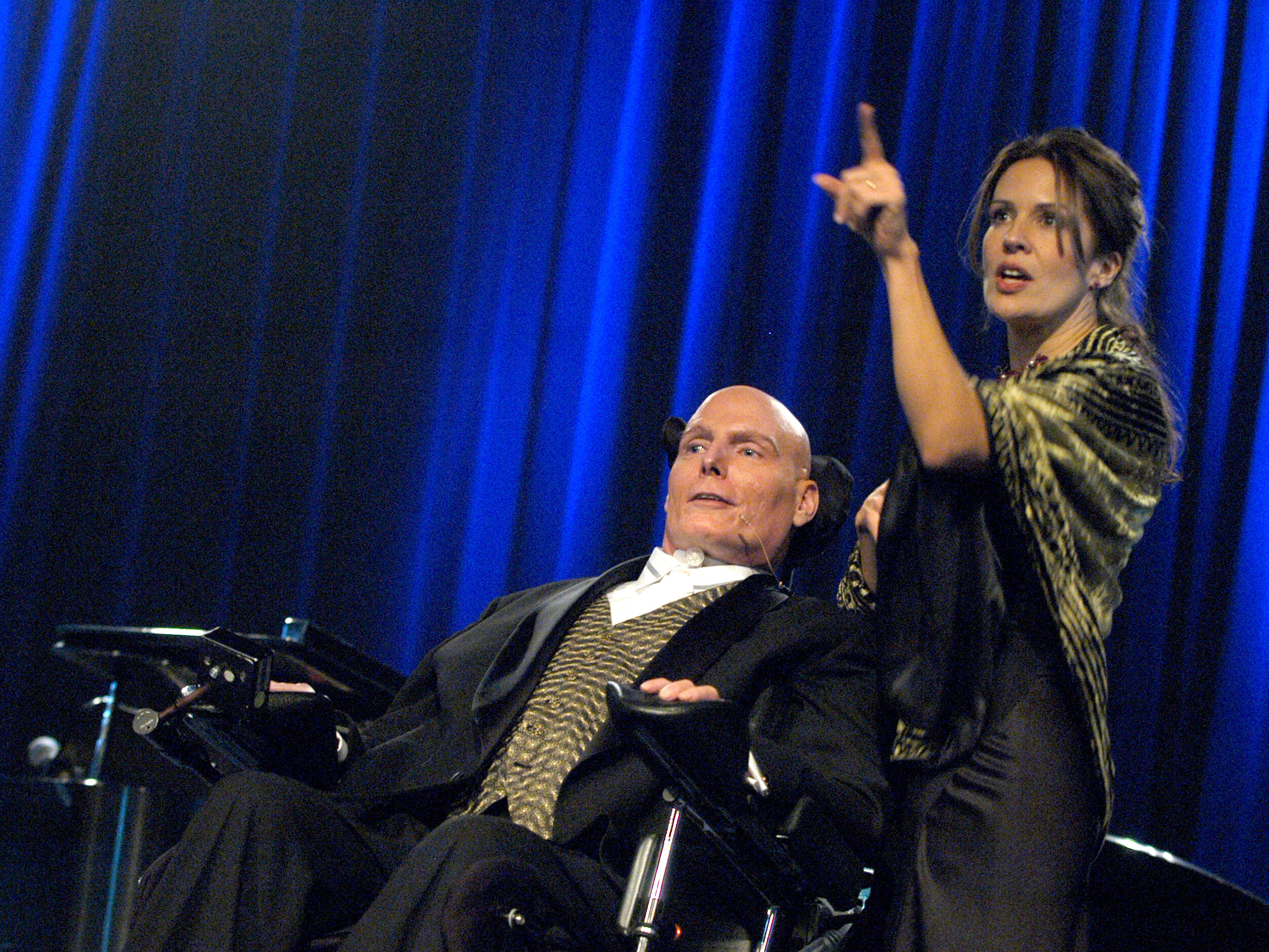 Christopher Reeve und Dana Reeve während der 13. jährlichen "A Magical Evening" Gala der Christopher Reeve Paralysis Foundation - Inside im Marriot Marquis in New York City, New York | Quelle: Getty Images