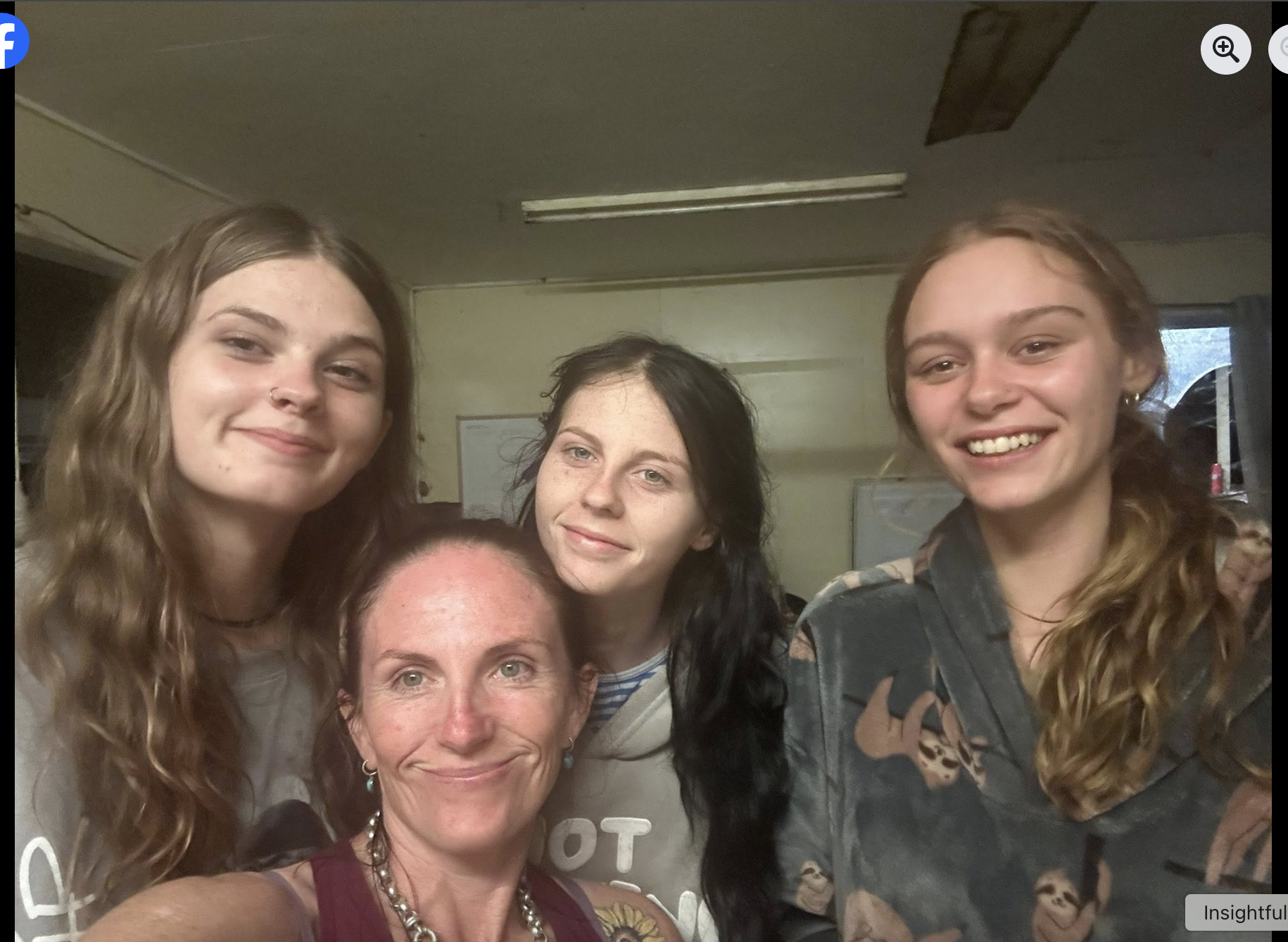 Pheobe Bishop ist mit ihrer Familie auf einem Foto vom 18. Mai 2025 zu sehen | Quelle: Facebook/kyliezbishop