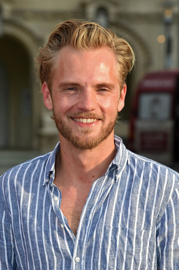 Niklas Osterloh während der Feier zum 30-jährigen Jubiläum der GZSZ im „Kolle-Kiez“ am 10. Mai 2022 in Potsdam. | Quelle: Getty Images