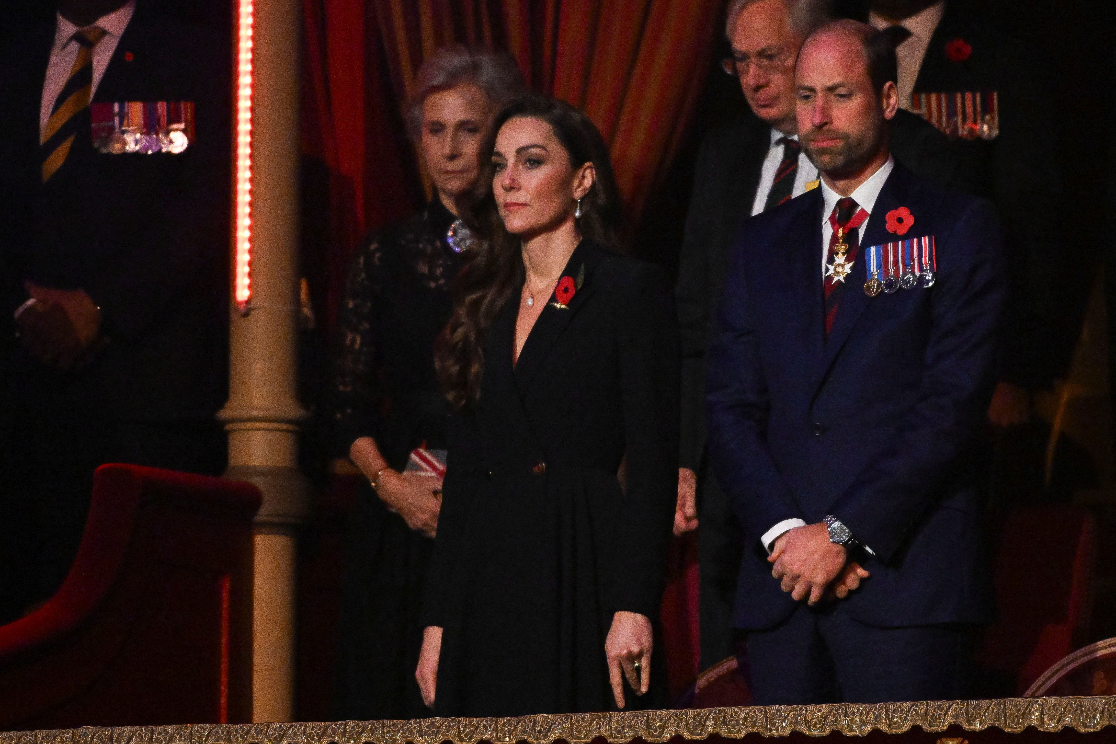 Catherine, Prinzessin von Wales, und Prinz William, Prinz von Wales, besuchen das Royal British Legion Festival of Remembrance in London, England | Quelle: Getty Images