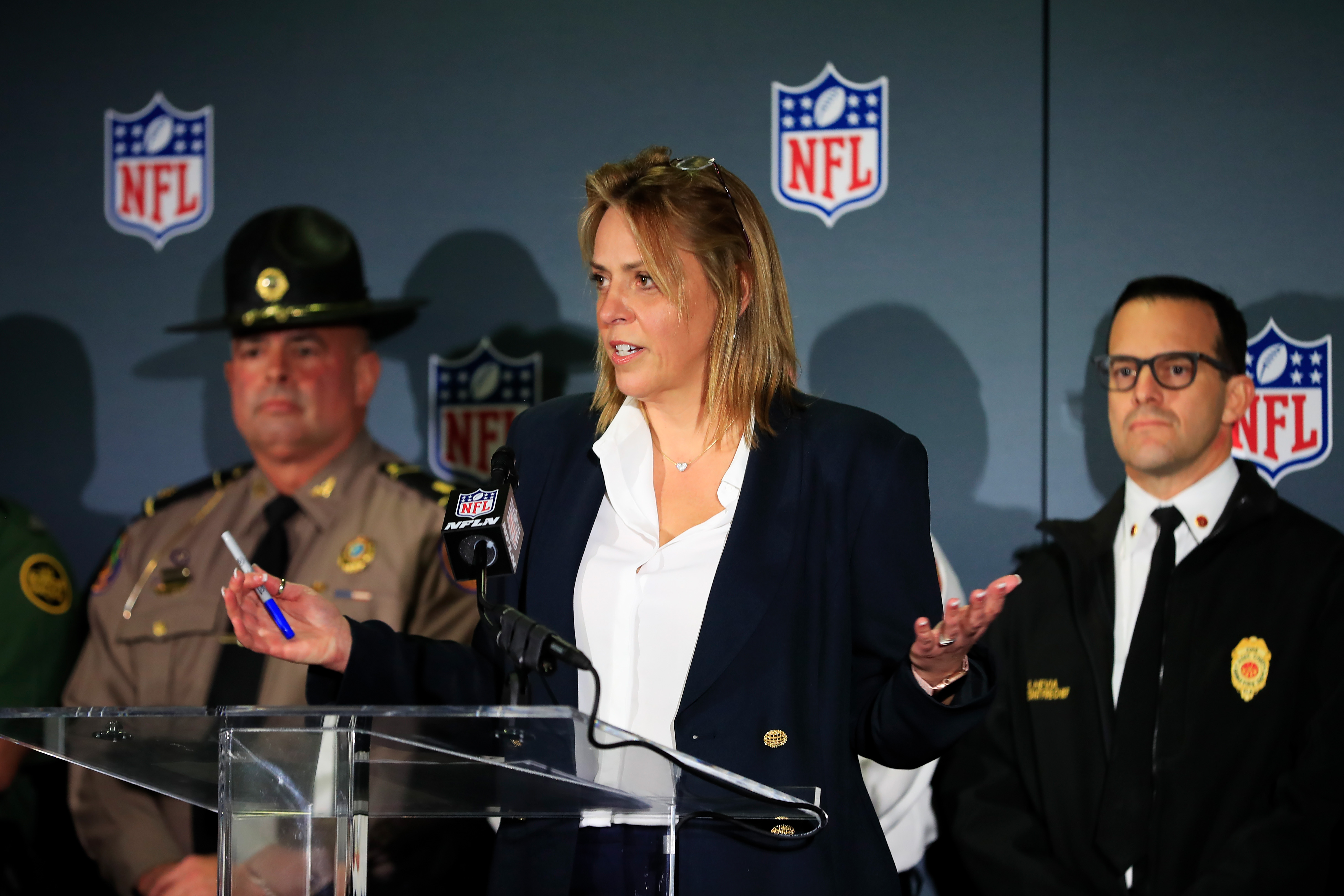 NFL-Sicherheitschefin Cathy Lanier spricht während einer Pressekonferenz in Miami, Florida am 29. Januar 2020 zu den Medien. | Quelle: Getty Images