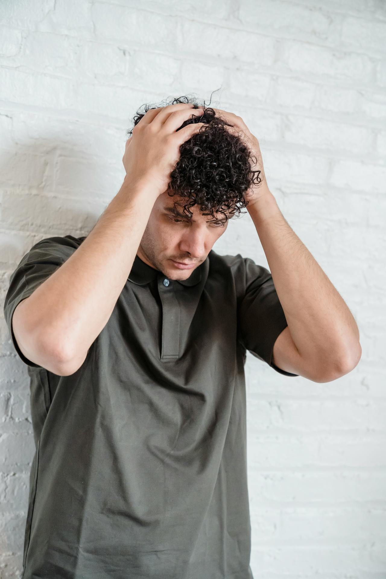 Ein frustrierter Mann | Quelle: Pexels