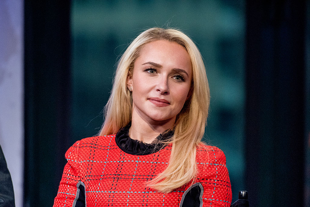 Hayden Panettiere spricht am 5. Januar 2017 in New York City im Hauptquartier von AOL im Rahmen der „Build Series“ über „Nashville“. | Quelle: Getty Images