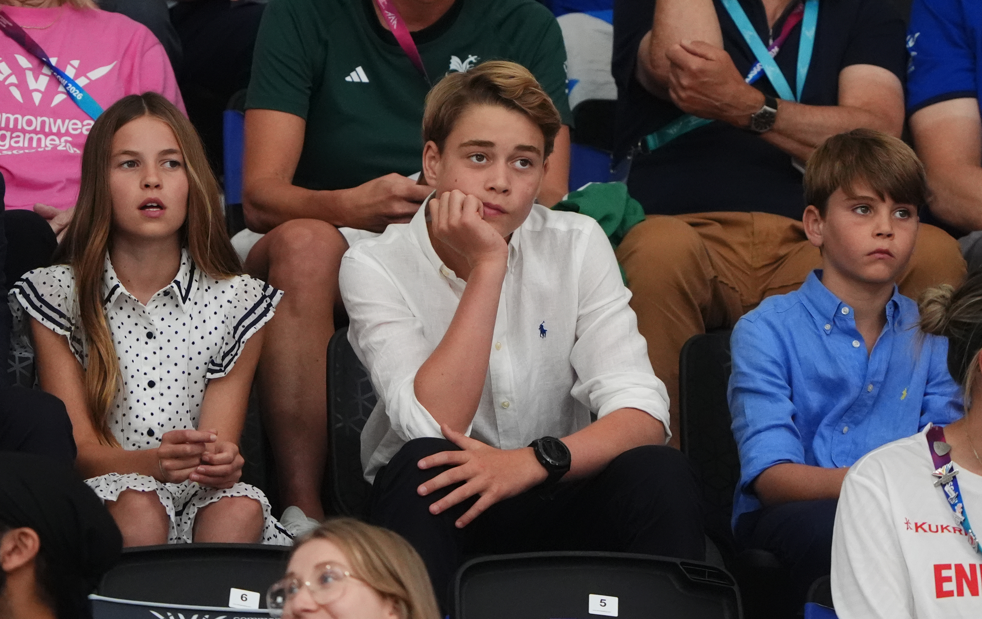 Charlotte, George und Louis sahen sich im August 2026 die Commonwealth-Spiele in Glasgow an – fast vier Jahre, nachdem ihre Eltern zum Prinzen und zur Prinzessin von Wales ernannt worden waren. Durch diese Änderung erhielten die Geschwister einen neuen Nachnamen für die Schule, während ihre königlichen Titel anderswo weiterhin verwendet wurden. | Quelle: Getty Images