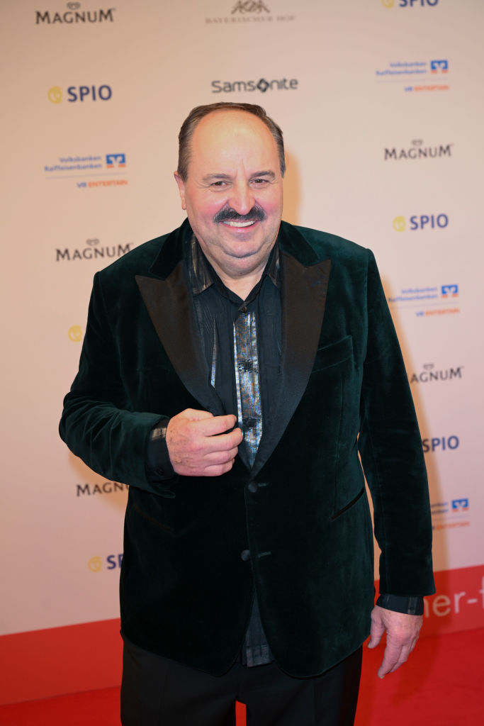 Johann Lafer bei seiner Ankunft zum Deutschen Filmball 2025 im Hotel Bayerischer Hof am 25. Januar 2025 in München. | Quelle: Getty Images