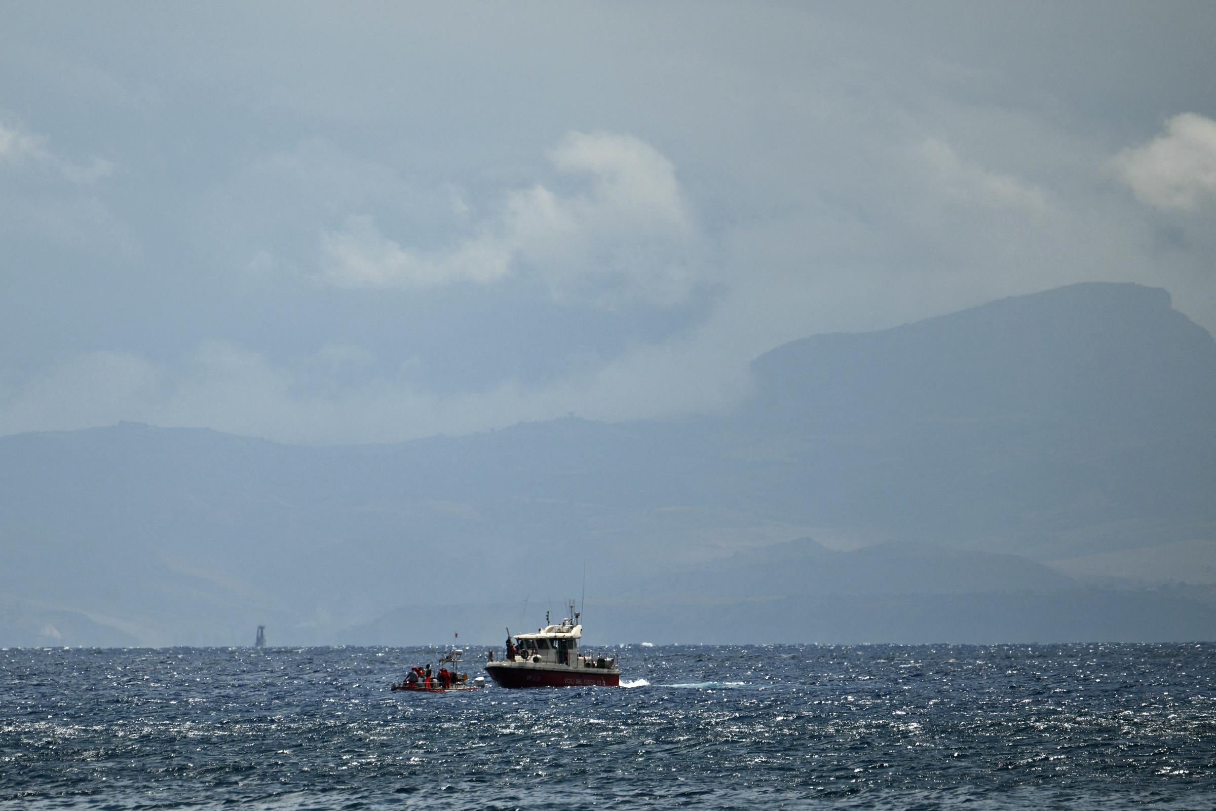 Rettungsboote vor der Küste von Porticello bei Palermo am 20. August 2024 | Quelle: Getty Images