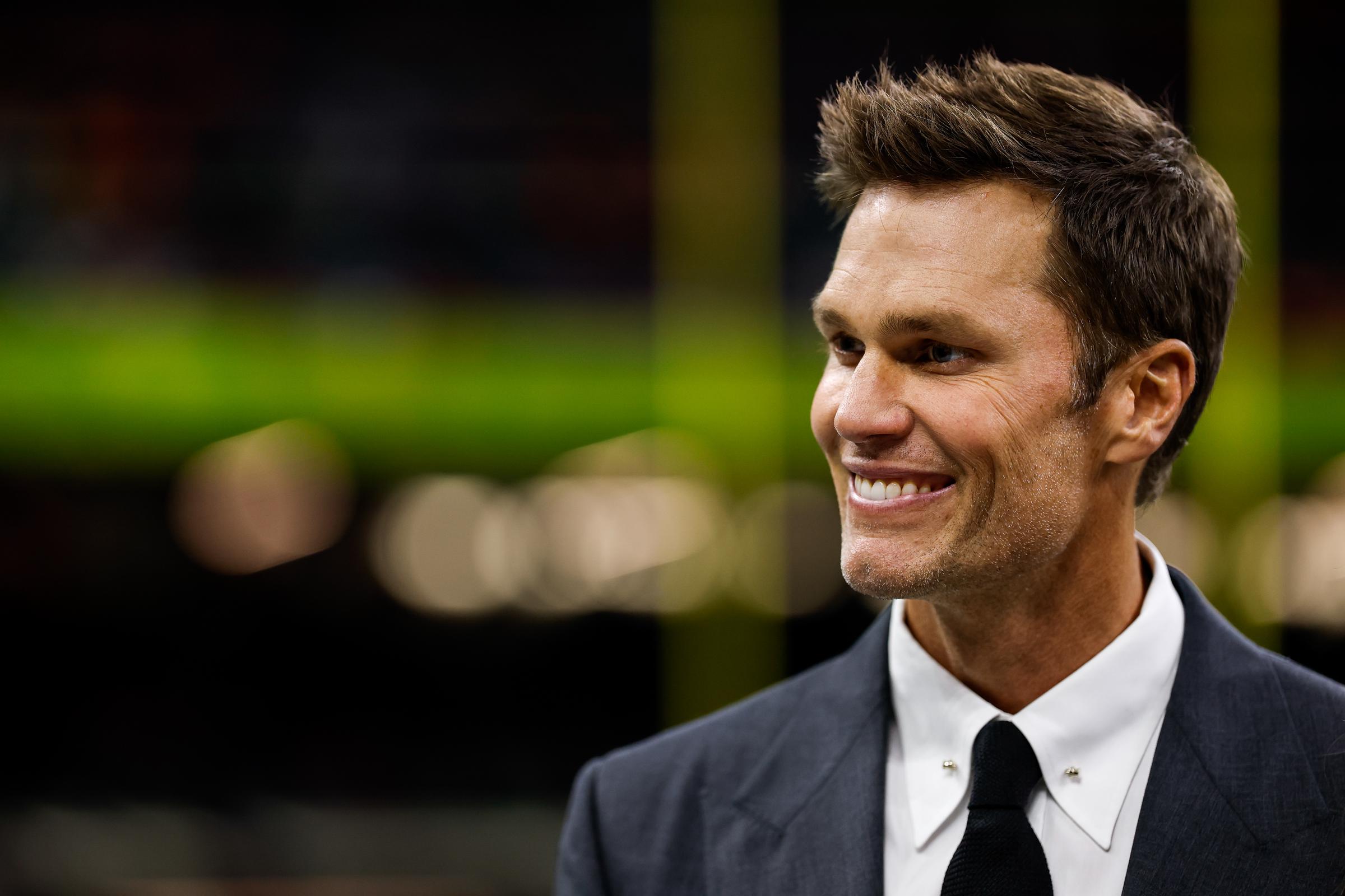 Tom Brady schaut während des Super Bowls 2025 zu. | Quelle: Getty Images