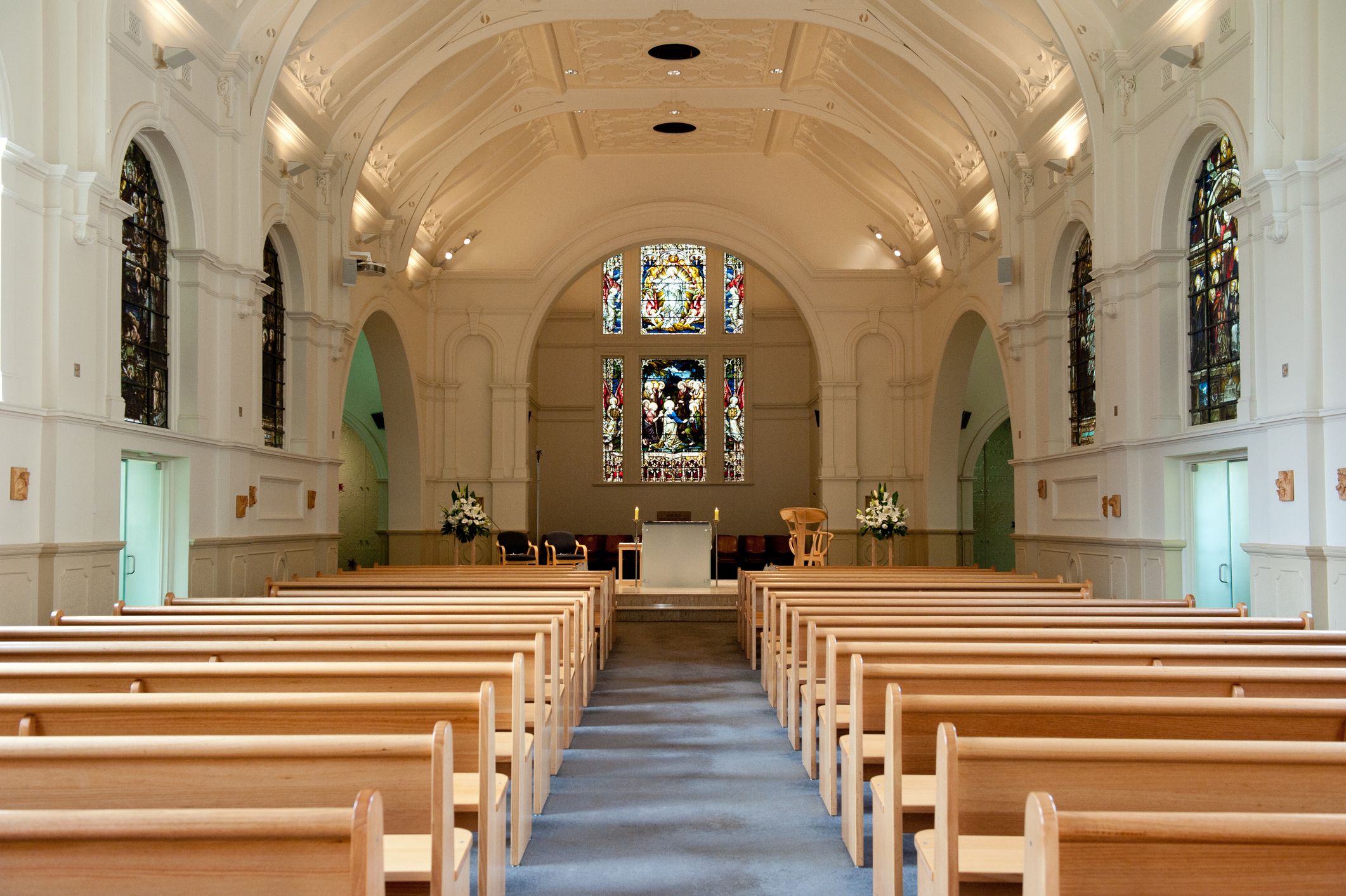 Die Innenansicht einer Kirche. | Quelle: Getty Images