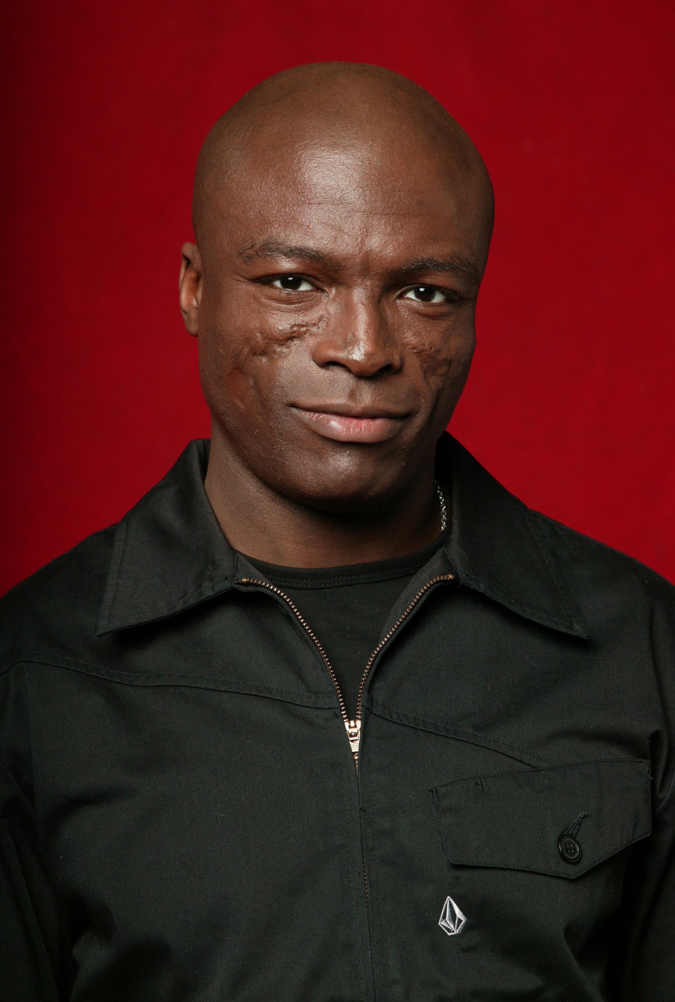 Seal bei den NRJ Music Awards am 24. Januar 2004. | Quelle: Getty Images