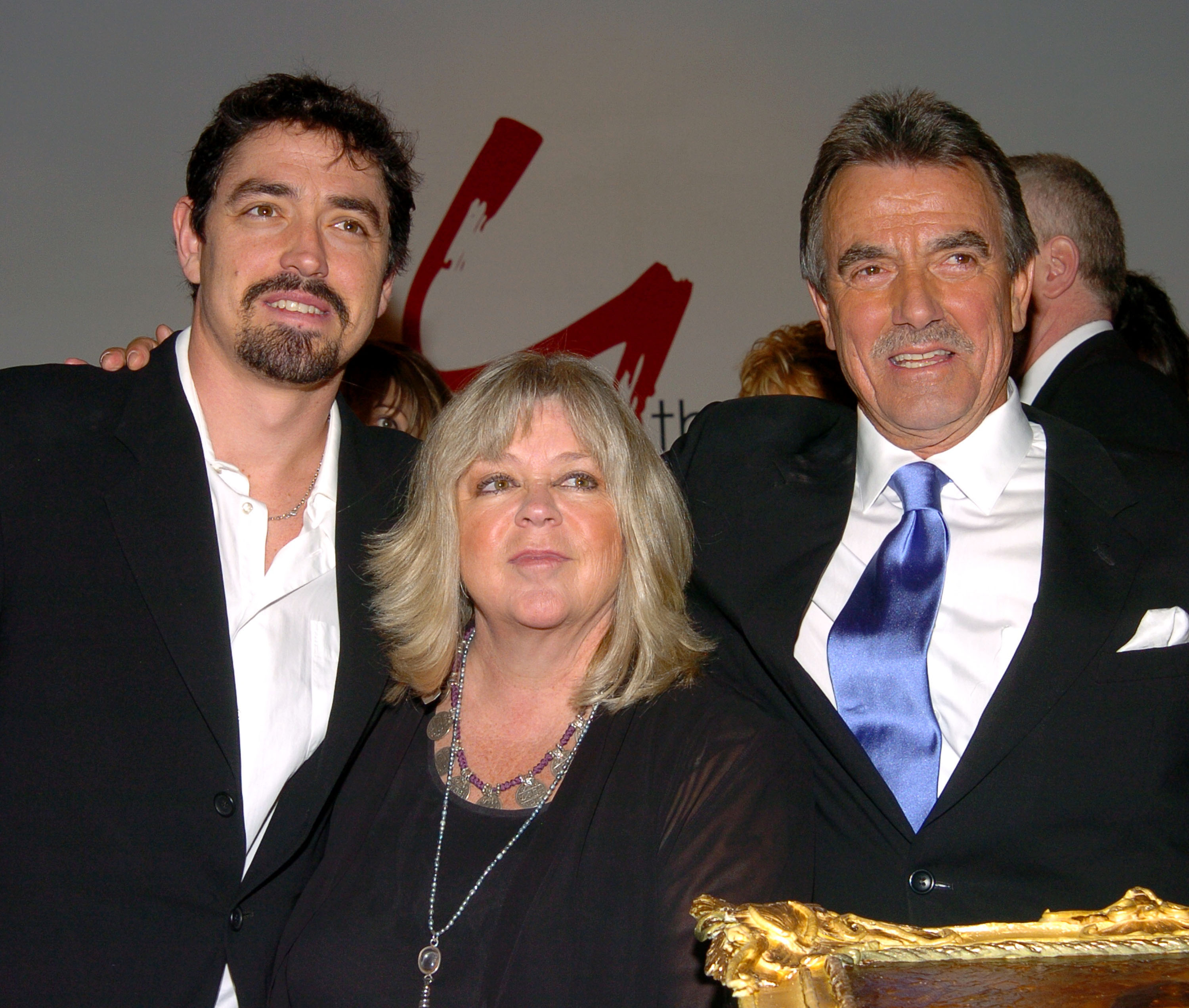 Christian Gudegast, Dale Russell und Eric Braeden bei der Veranstaltung „CBS and 'The Young and the Restless' Celebrate Eric Braeden's 25th Anniversary" am 1. Februar 2005. | Quelle: Getty Images