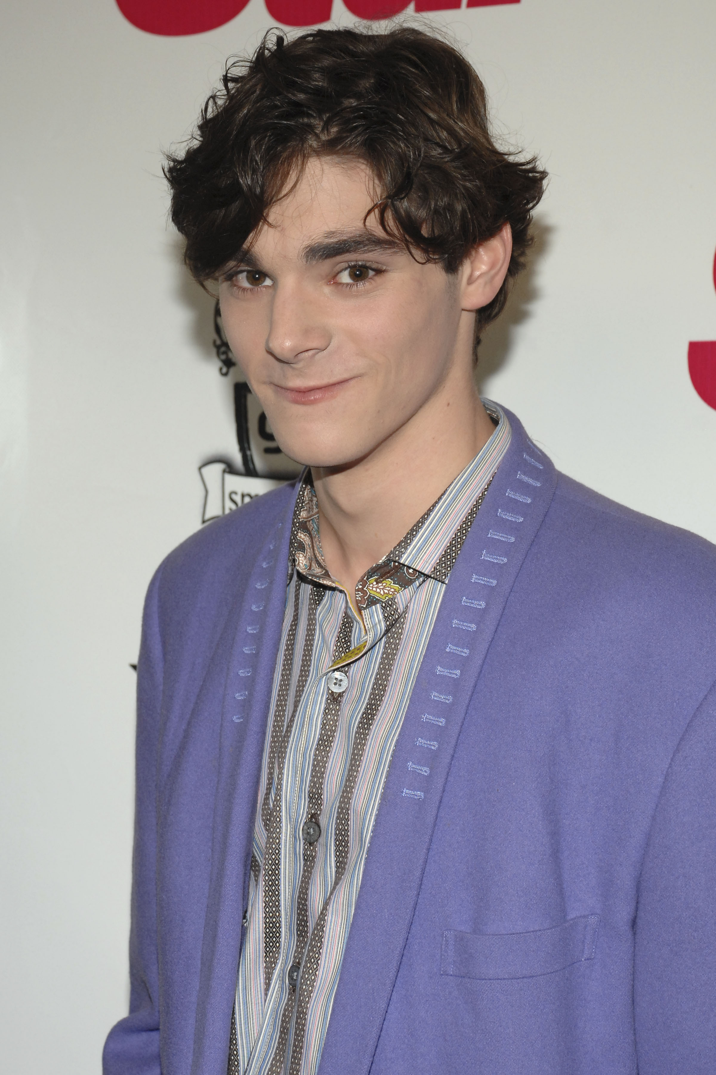 RJ Mitte nimmt am 11. März 2009 an einer „Young Hollywood“-Veranstaltung in West Hollywood, Kalifornien, teil. Der „Breaking Bad“-Schauspieler war 34, als er am 12. Oktober 2026 in Brownsville, Texas, starb. | Source: Getty Images