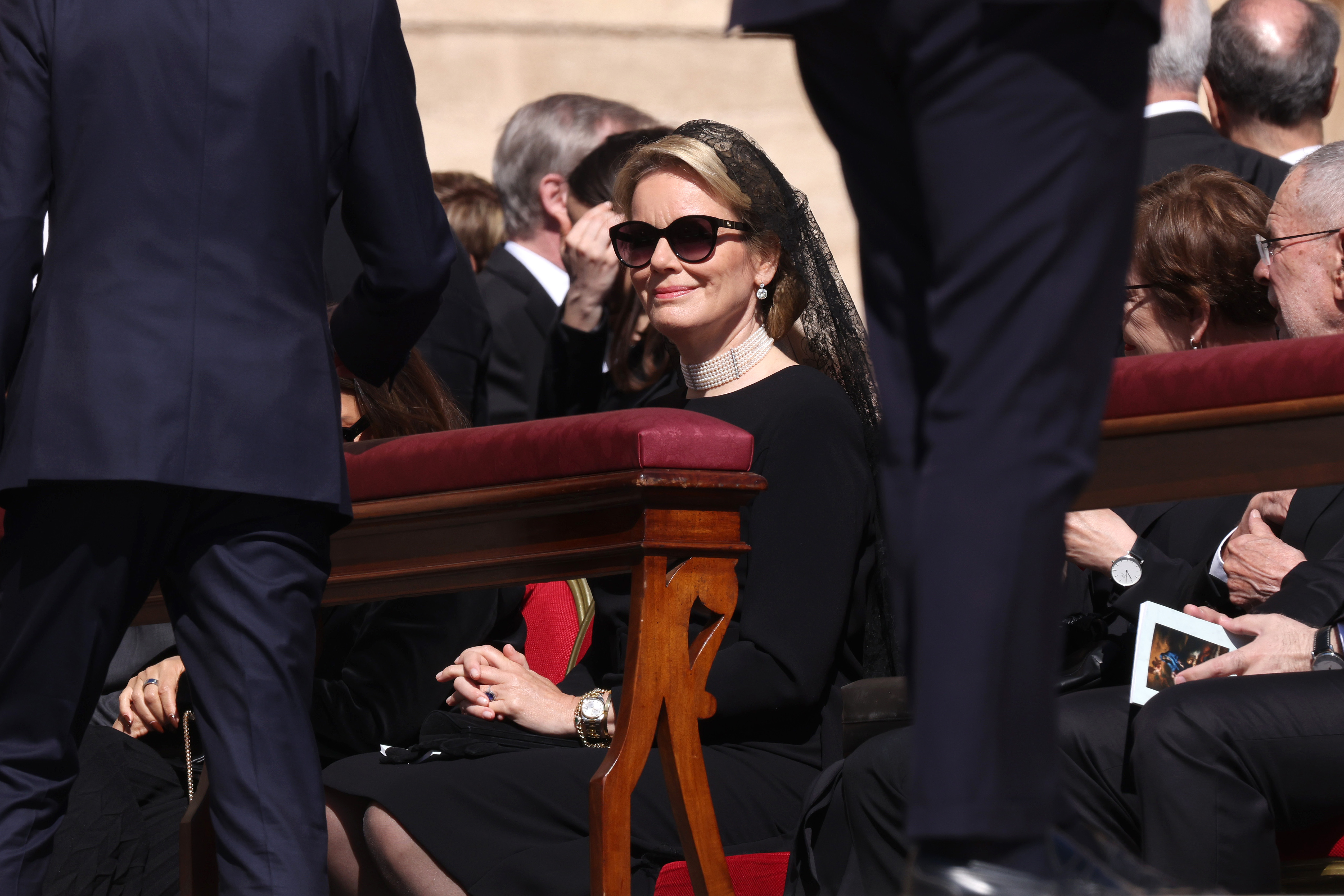 Königin Mathilde von Belgien bei der Beerdigung von Papst Franziskus | Quelle: Getty Images