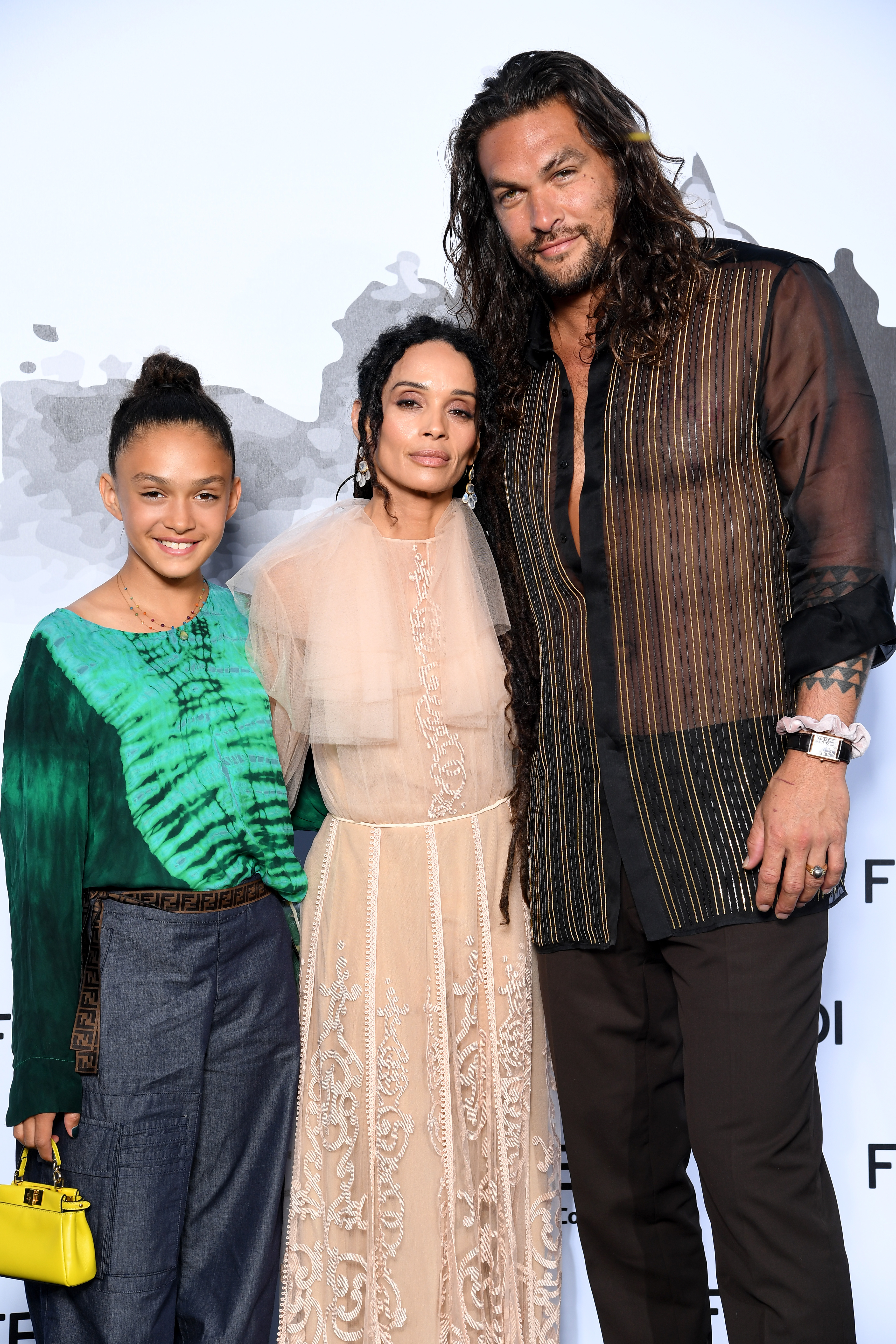 Lola Iolani Momoa, Lisa Bonet und Jason Momoa bei Fendi Couture Fall Winter am 4. Juli 2019 in Rom, Italien | Quelle: Getty Images